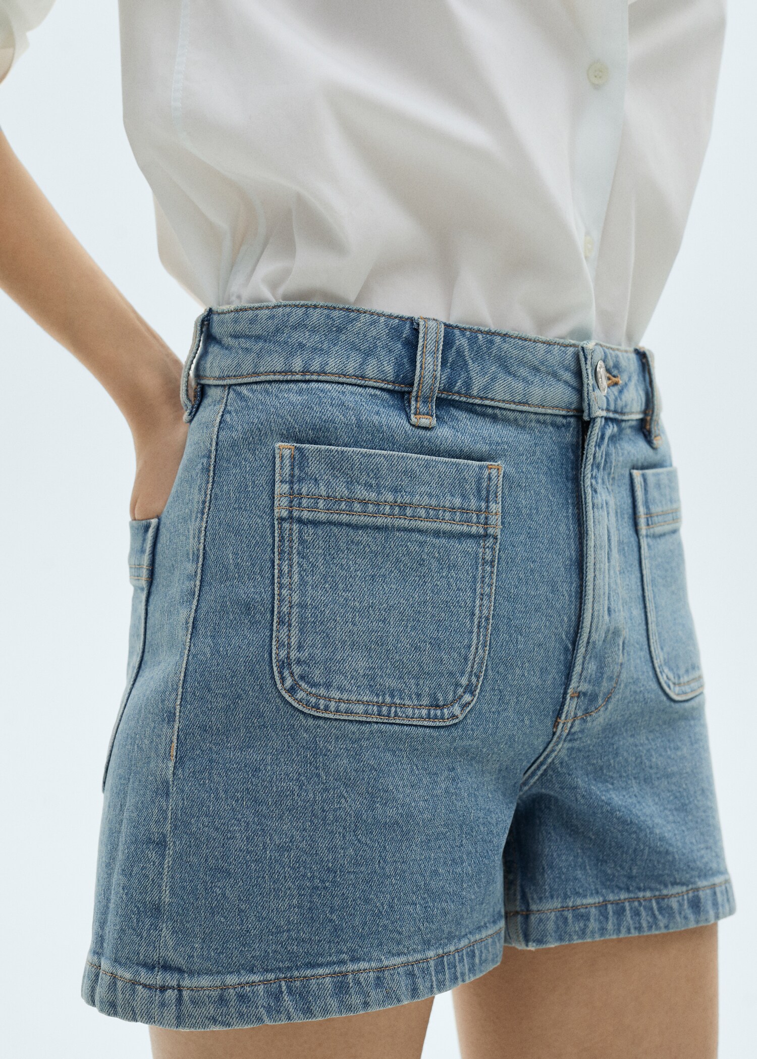 Denim shorts with pockets - Details of the article 6