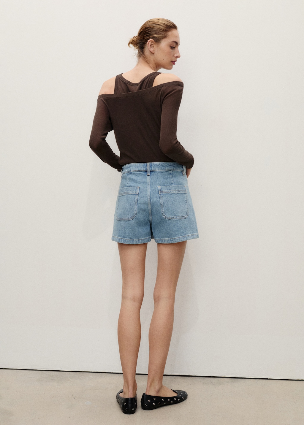 売れ筋商品|||ジョーンズニューヨーク カットソー トップス レディース Women's Short-Sleeve Chambray Top Dark Wash High-waisted denim shorts with pockets - Women | MANGO USA