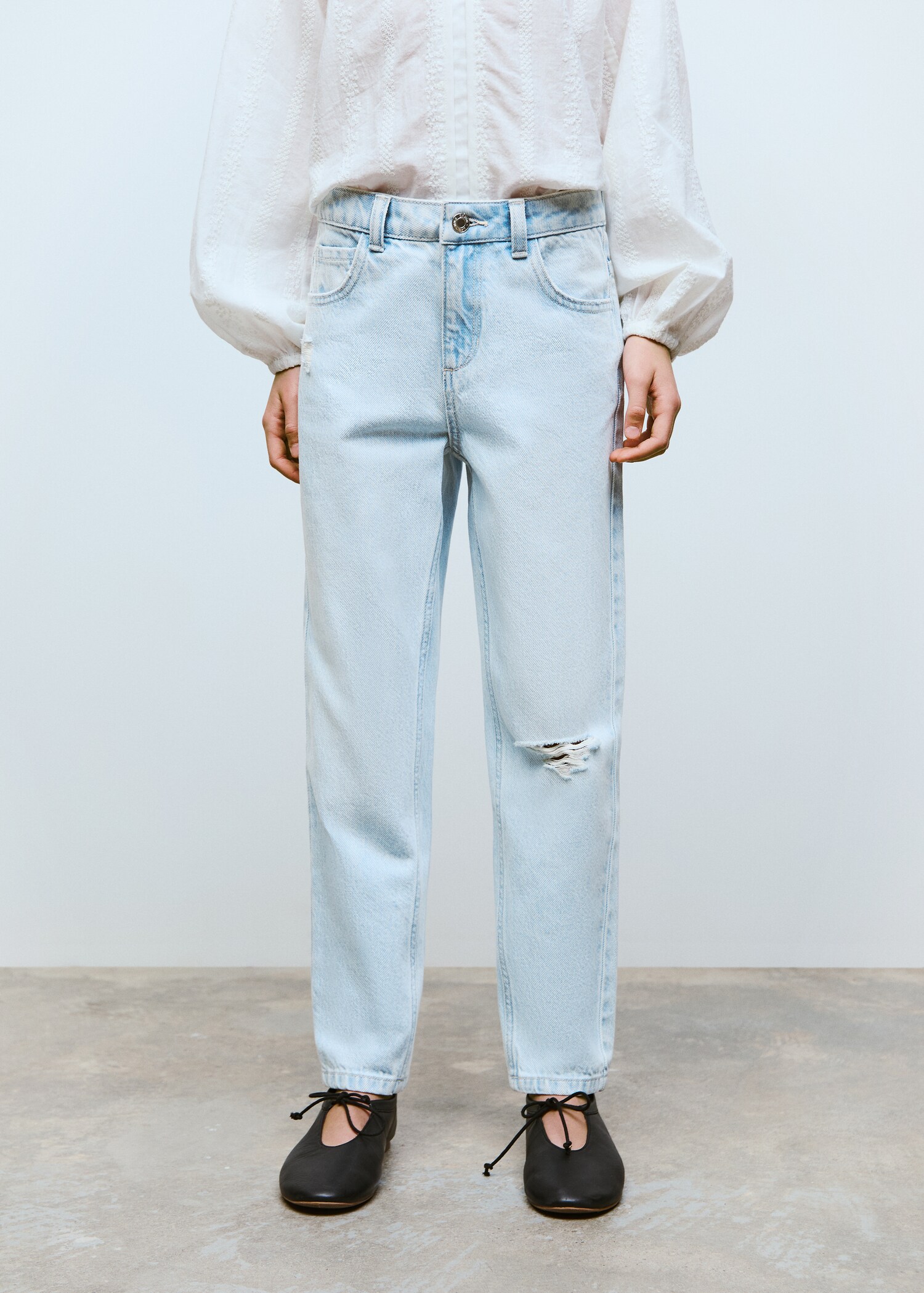Mom fit decorative rips jeans - Details of the article 6