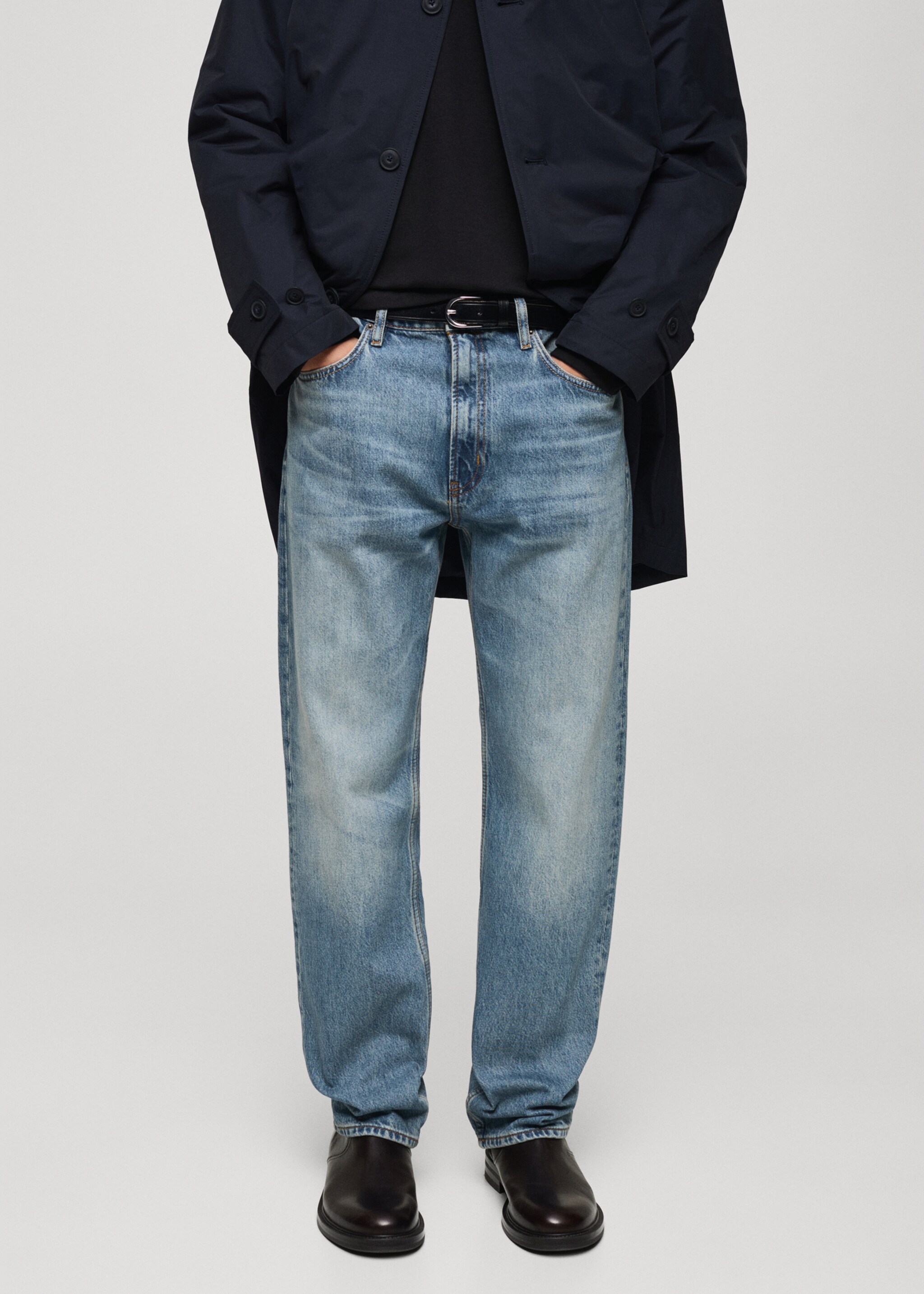 Straight-Fit-Jeans Moby im Used-Look - Mittlere Ansicht