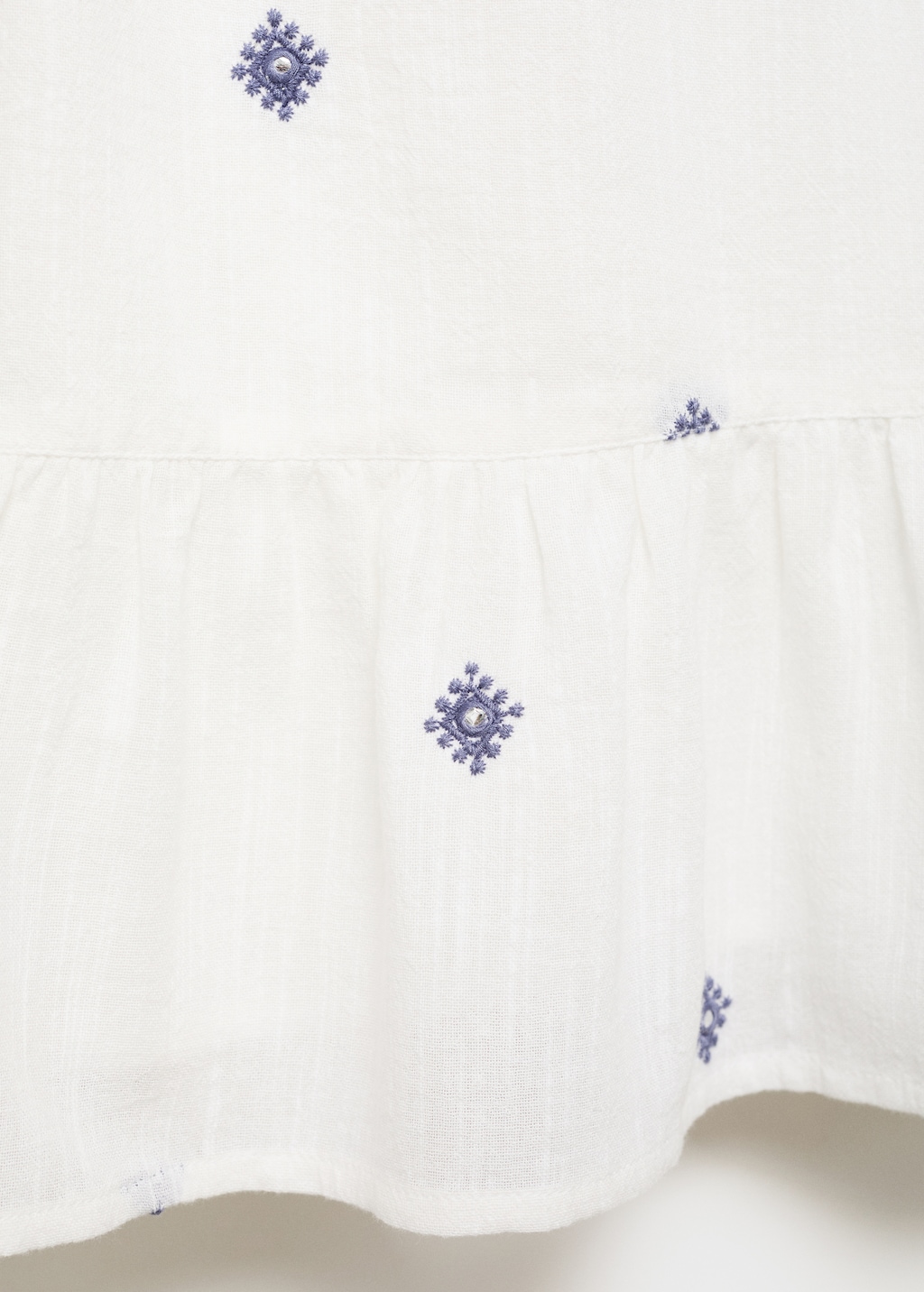 Embroidered details skirt