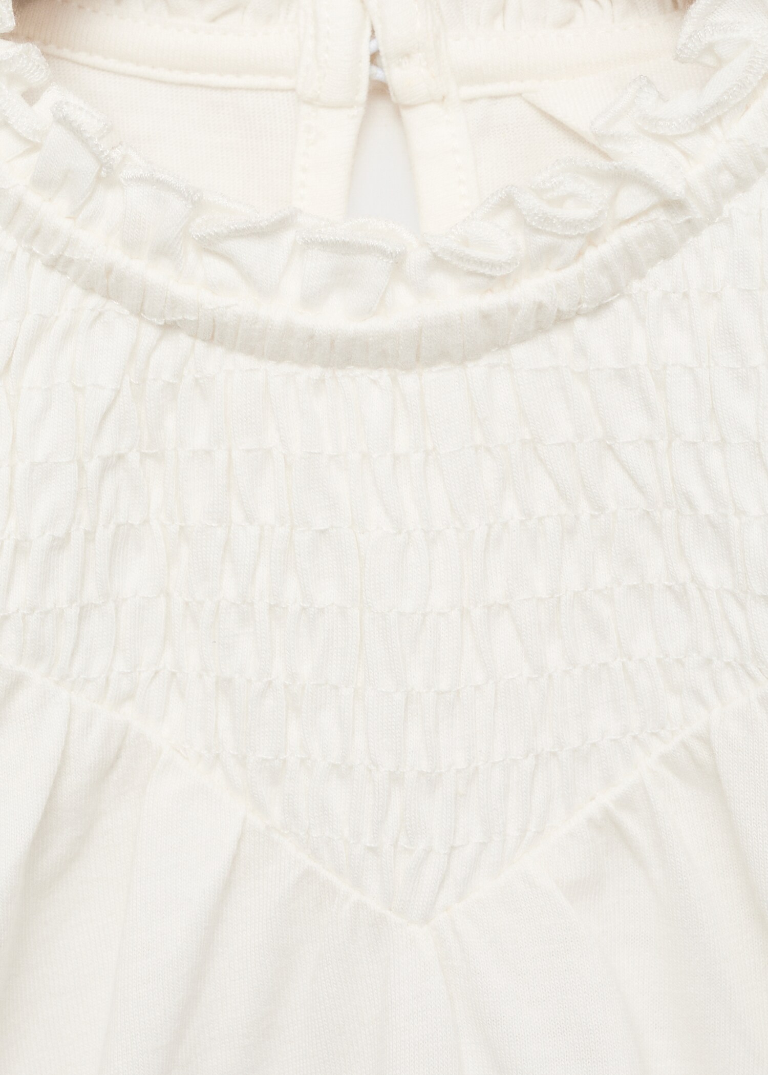 Gathered neck T-shirt - Details of the article 8