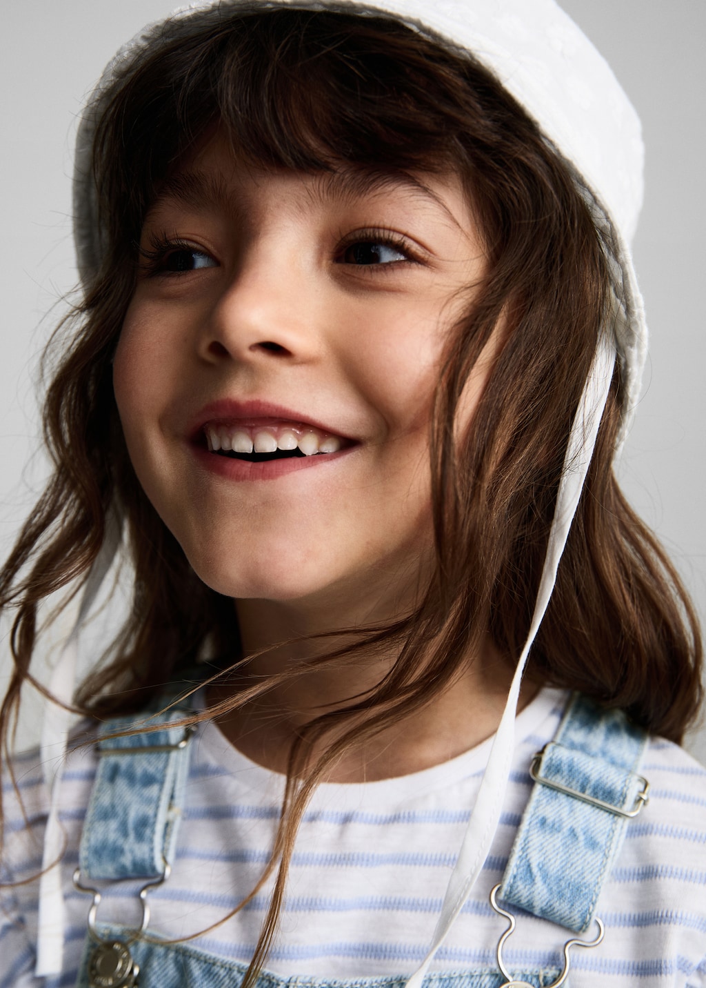 Short denim pinafore