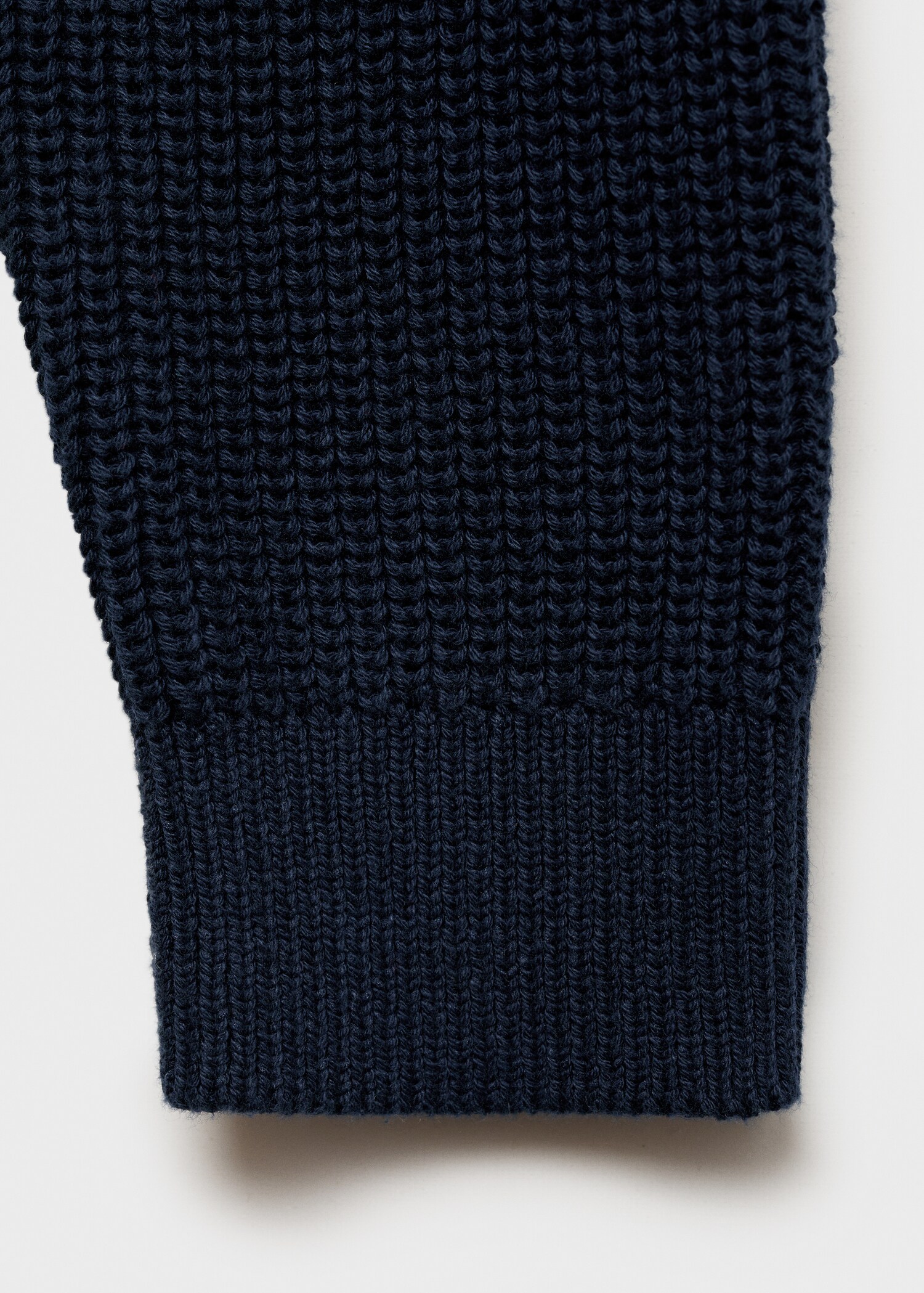 Stickad tröja med slitsar - Detaljer om artikeln 0