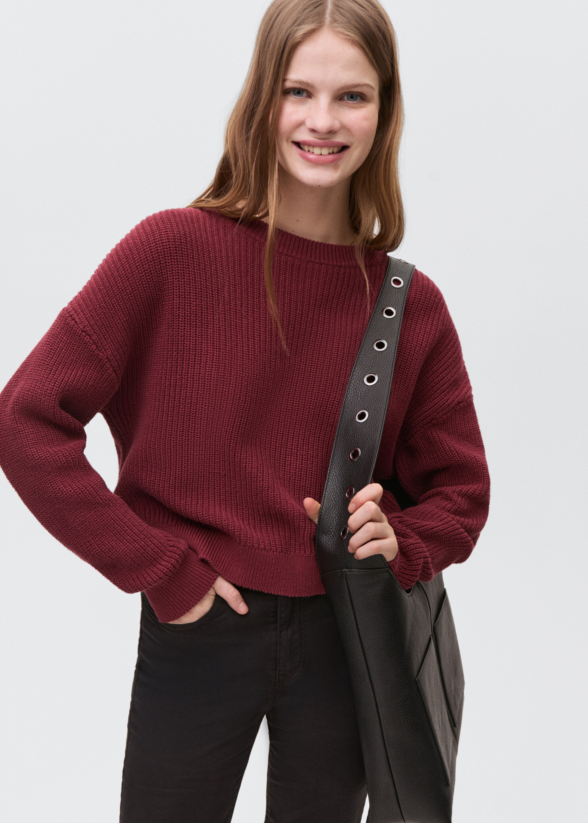 Cut-out knitted sweater - Medium plane