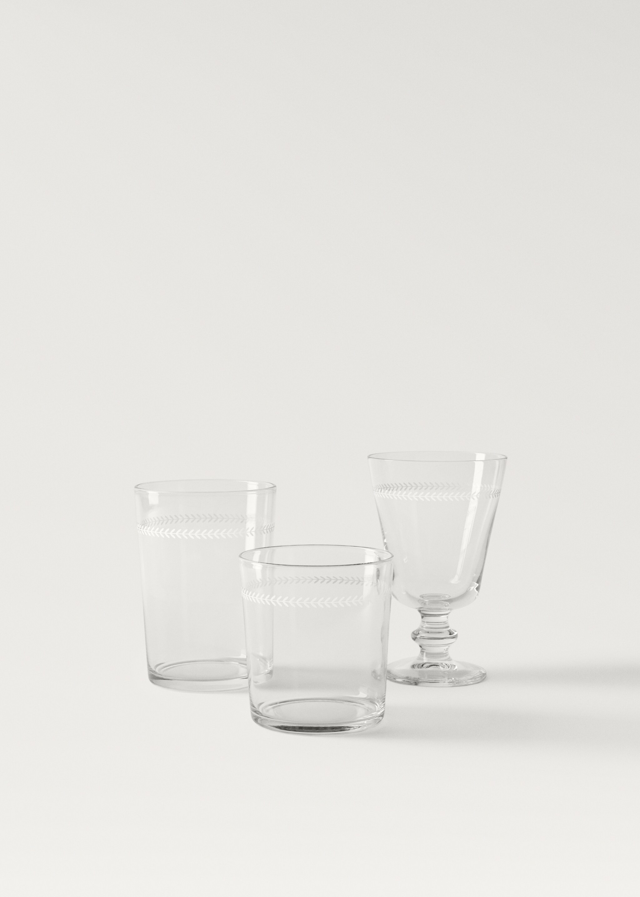 Medium glass with herringbone detail - Medium plane