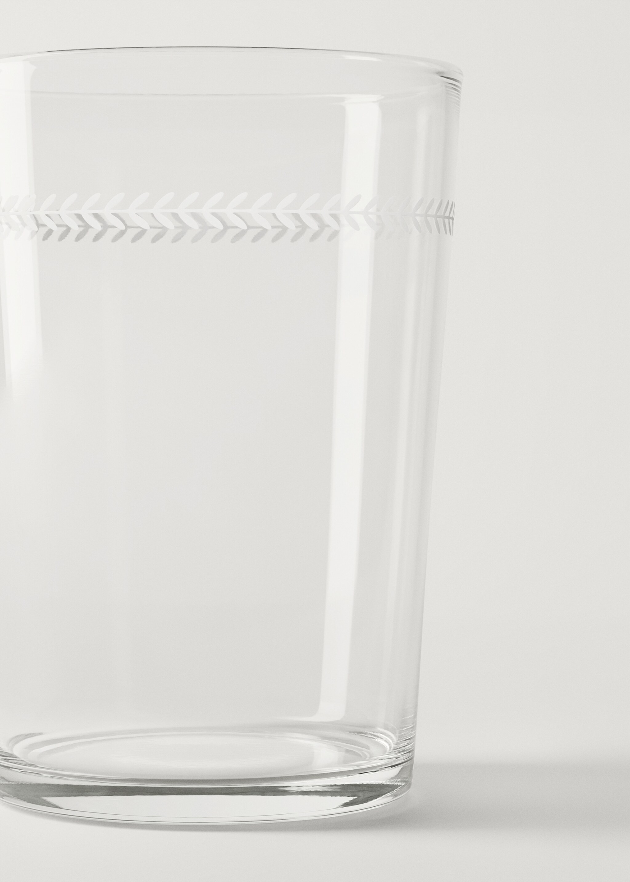 Medium glass with herringbone detail - Details of the article 2