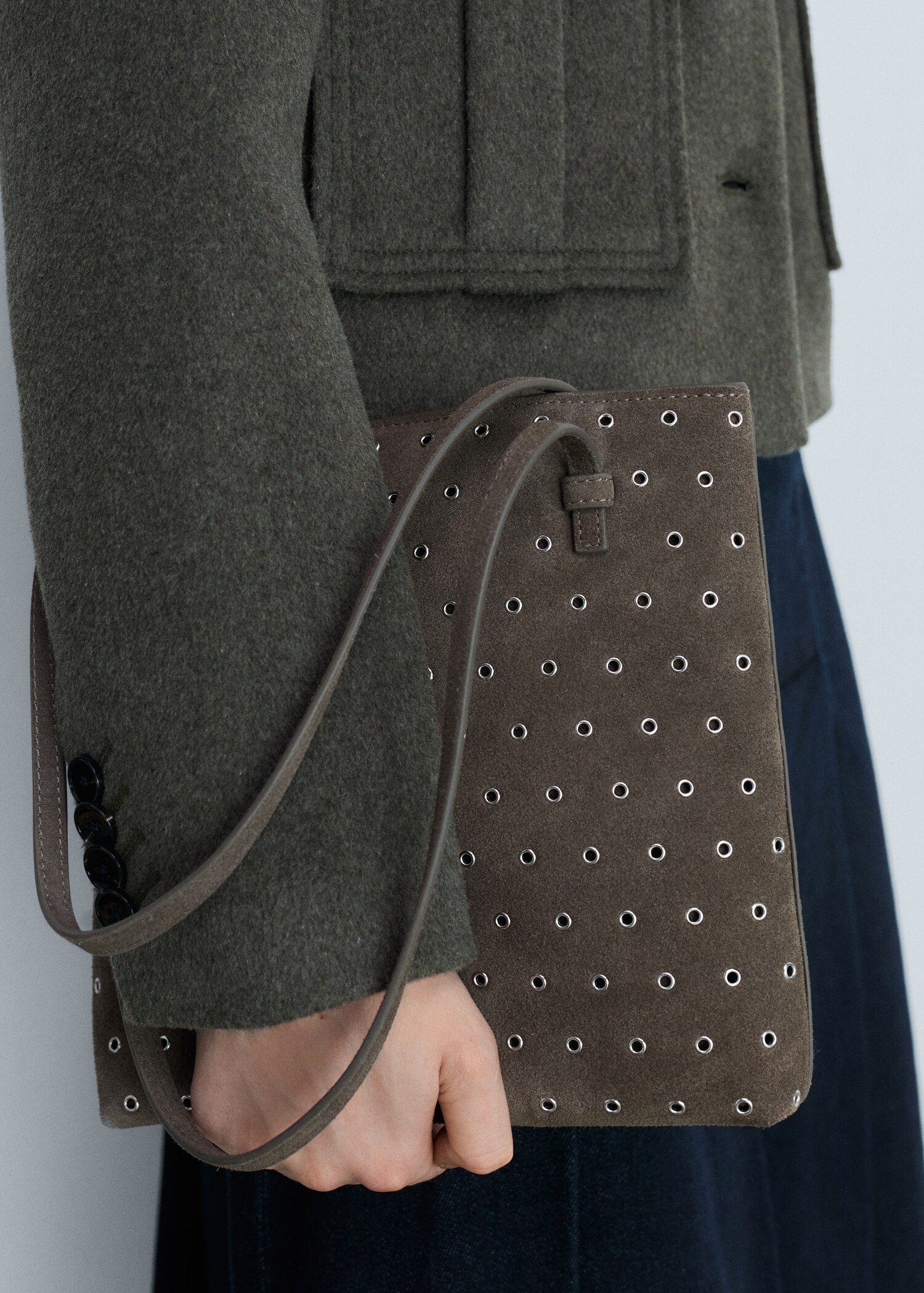 Sac porté épaule cuir perforé - Détail de l'article 9