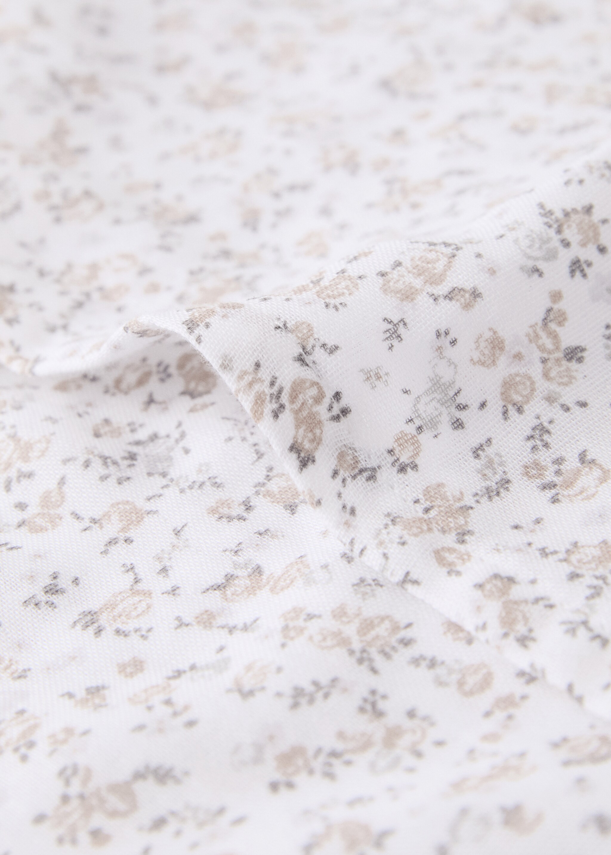 Cotton floral-print children’s cushion cover 40x40 cm - Details of the article 3, Beige. Ref: 87042547-00.
