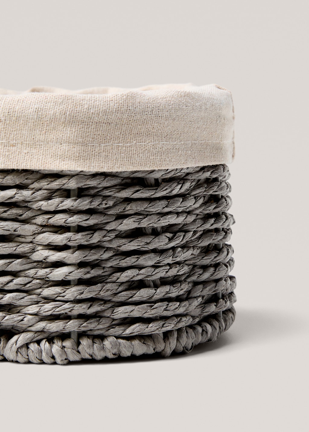 Small round paper basket