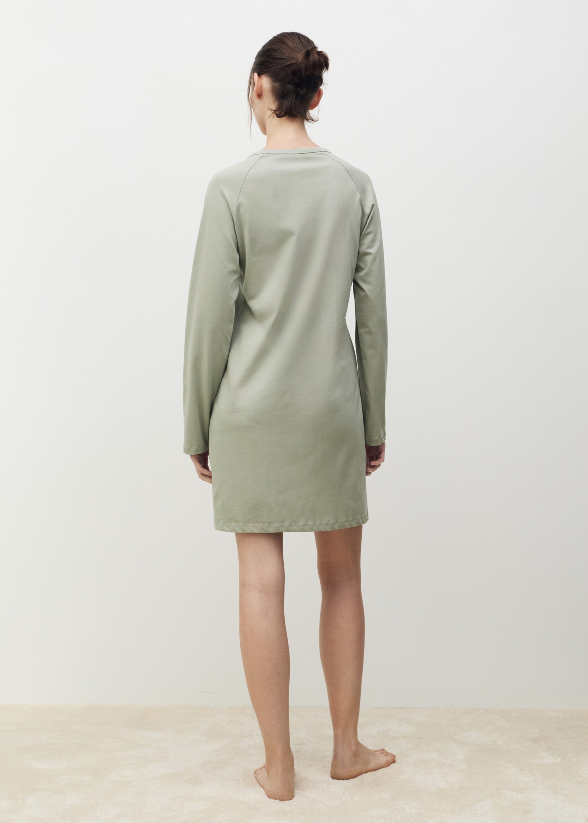 Cotton V-neck nightgown - Reverse of the article