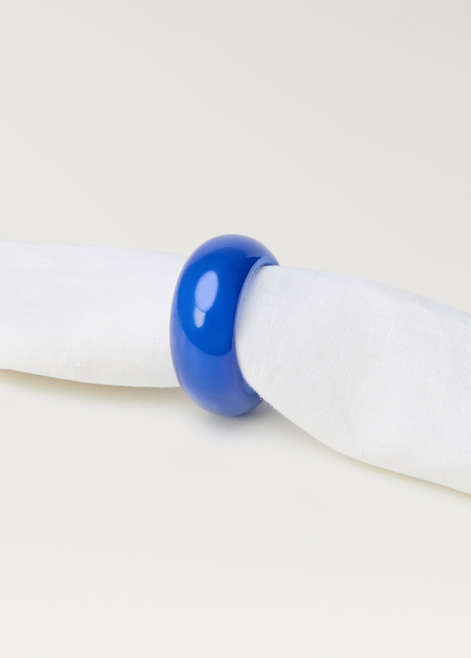 Resin napkin rings - Details of the article 2