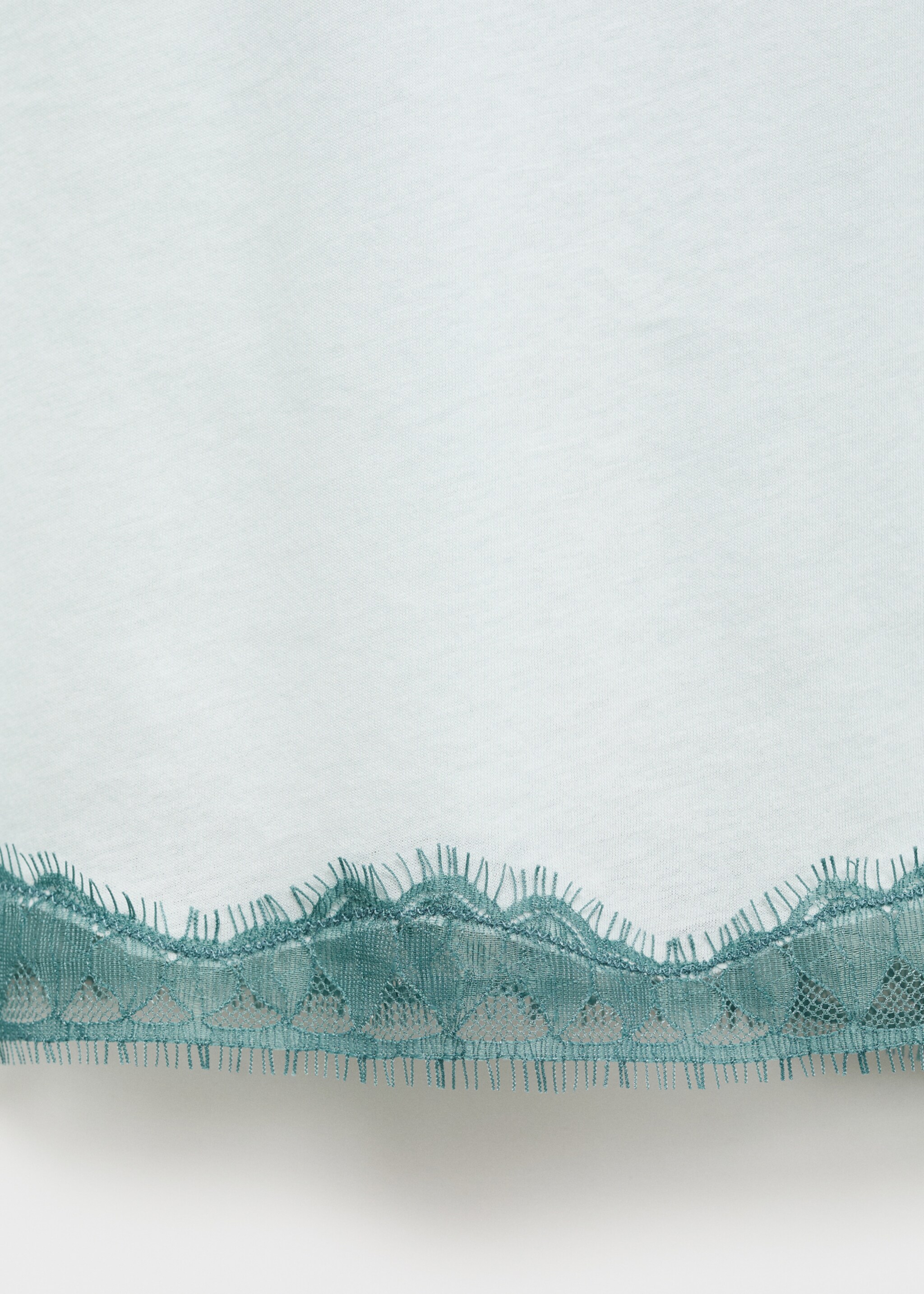 Lace-trimmed nightgown - Details of the article 0