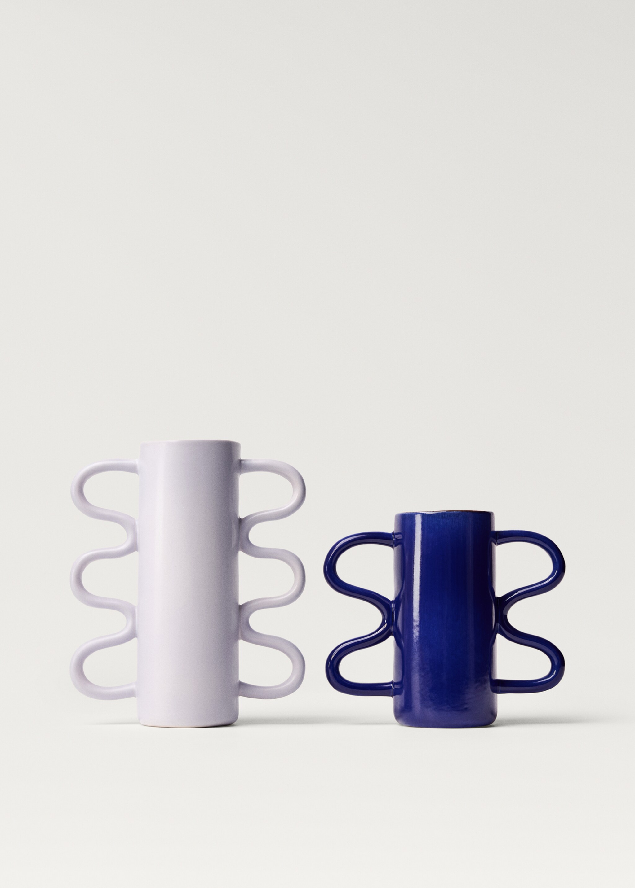 Medium earthenware vase with handles - Details of the article 4