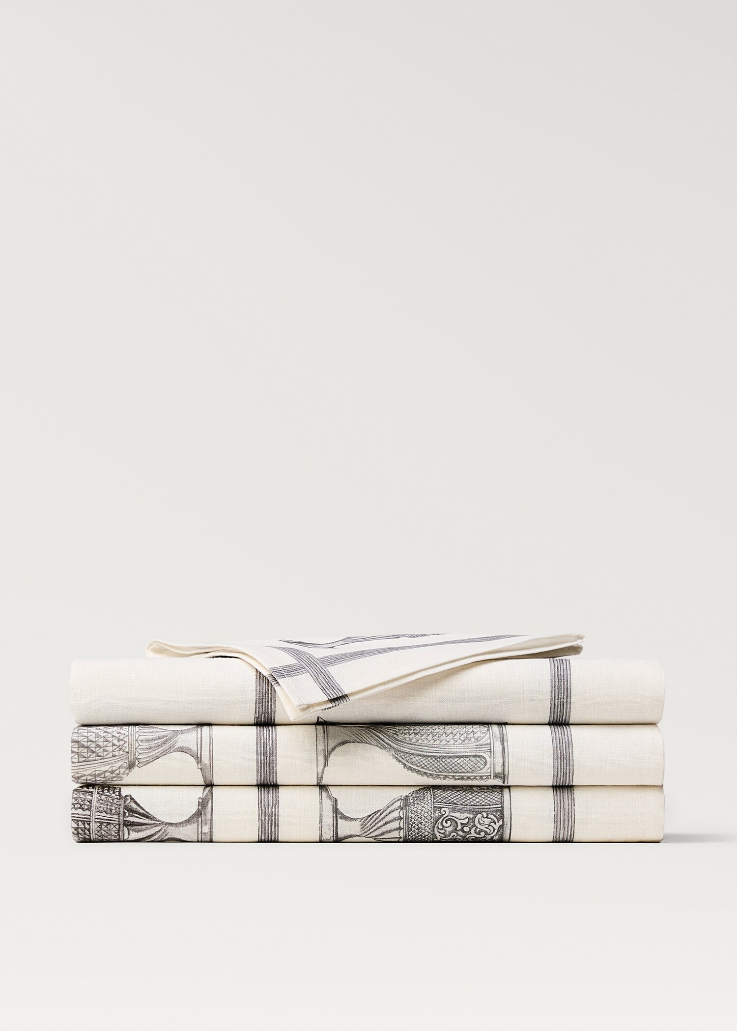 Linen-cotton tablecloth with glass print for 6 to 8 diners - Article without model