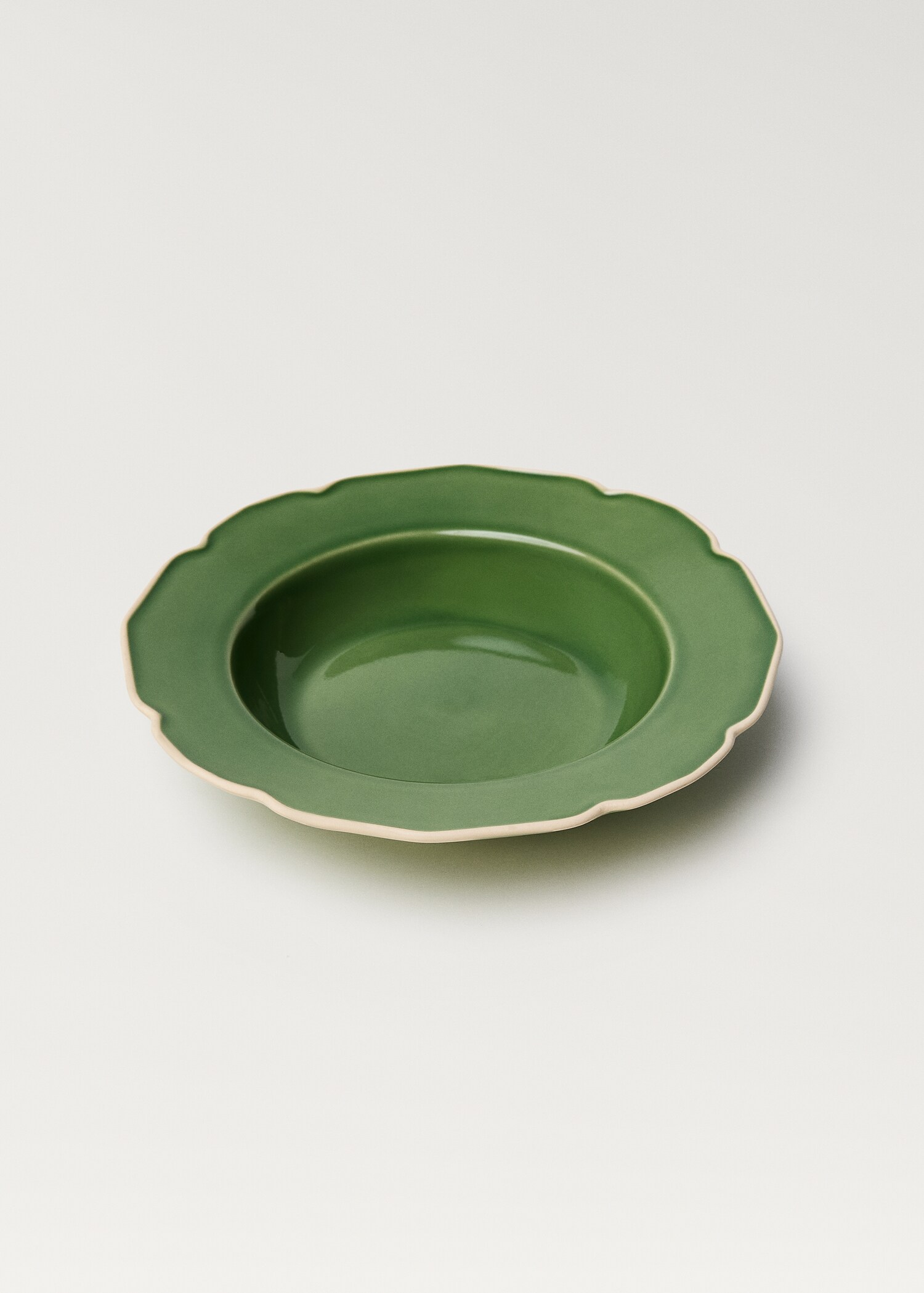 Stoneware deep plate with waves - Details of the article 2