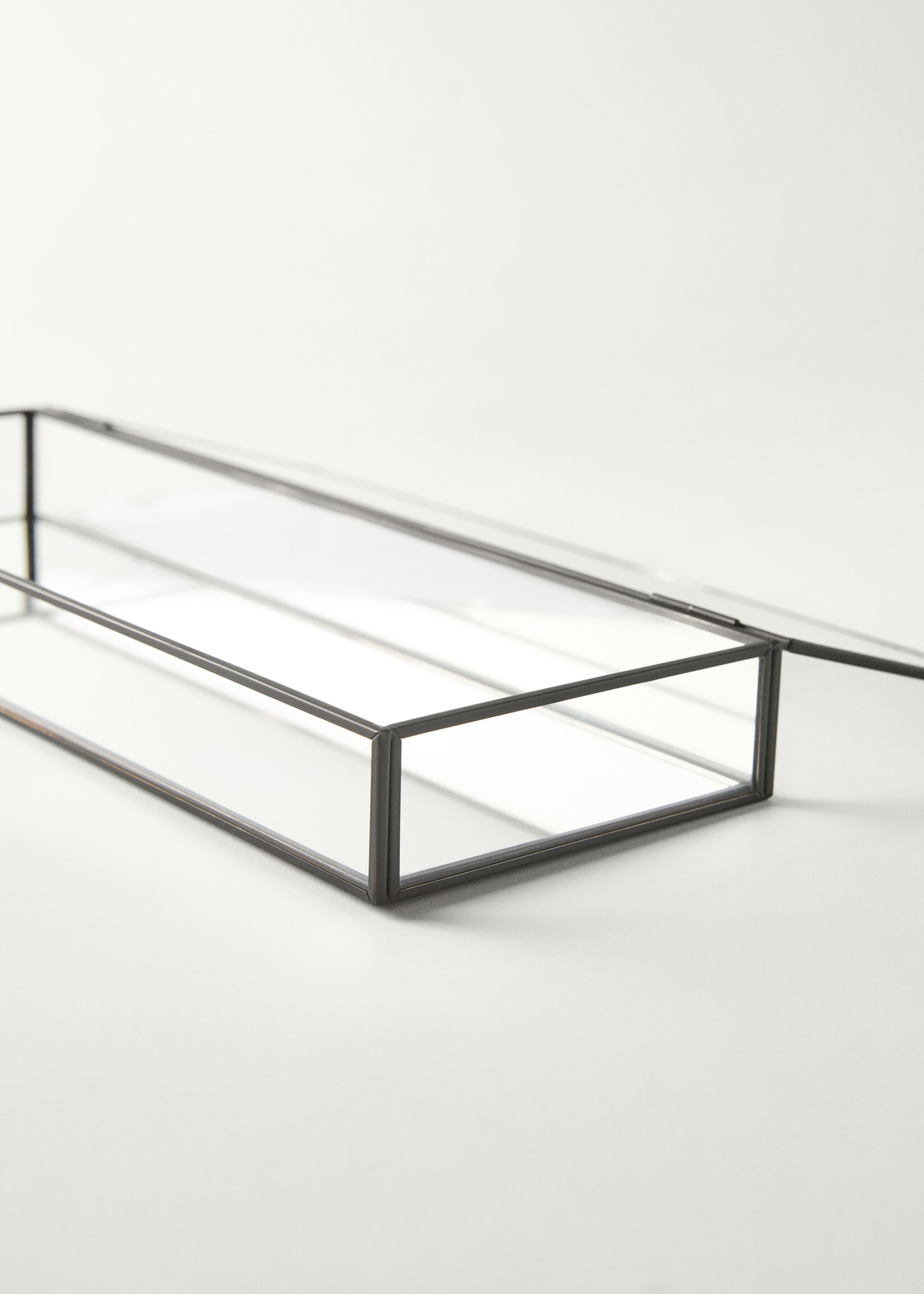 Medium glass and metal jewellery box - Details of the article 1