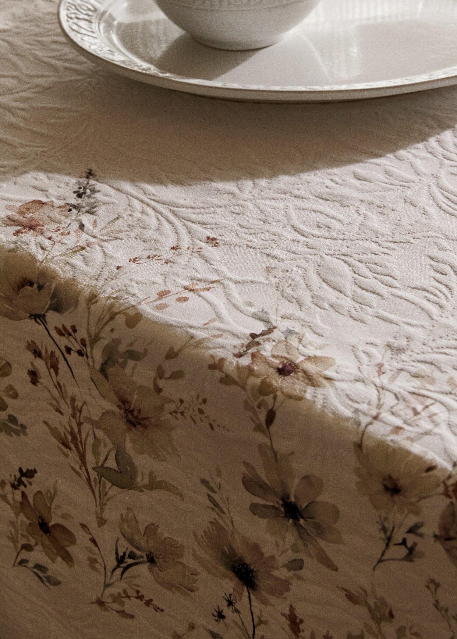 Nappe jacquard imprimé mini-fleurs pour 6 à 8 convives - Détail de l'article 7