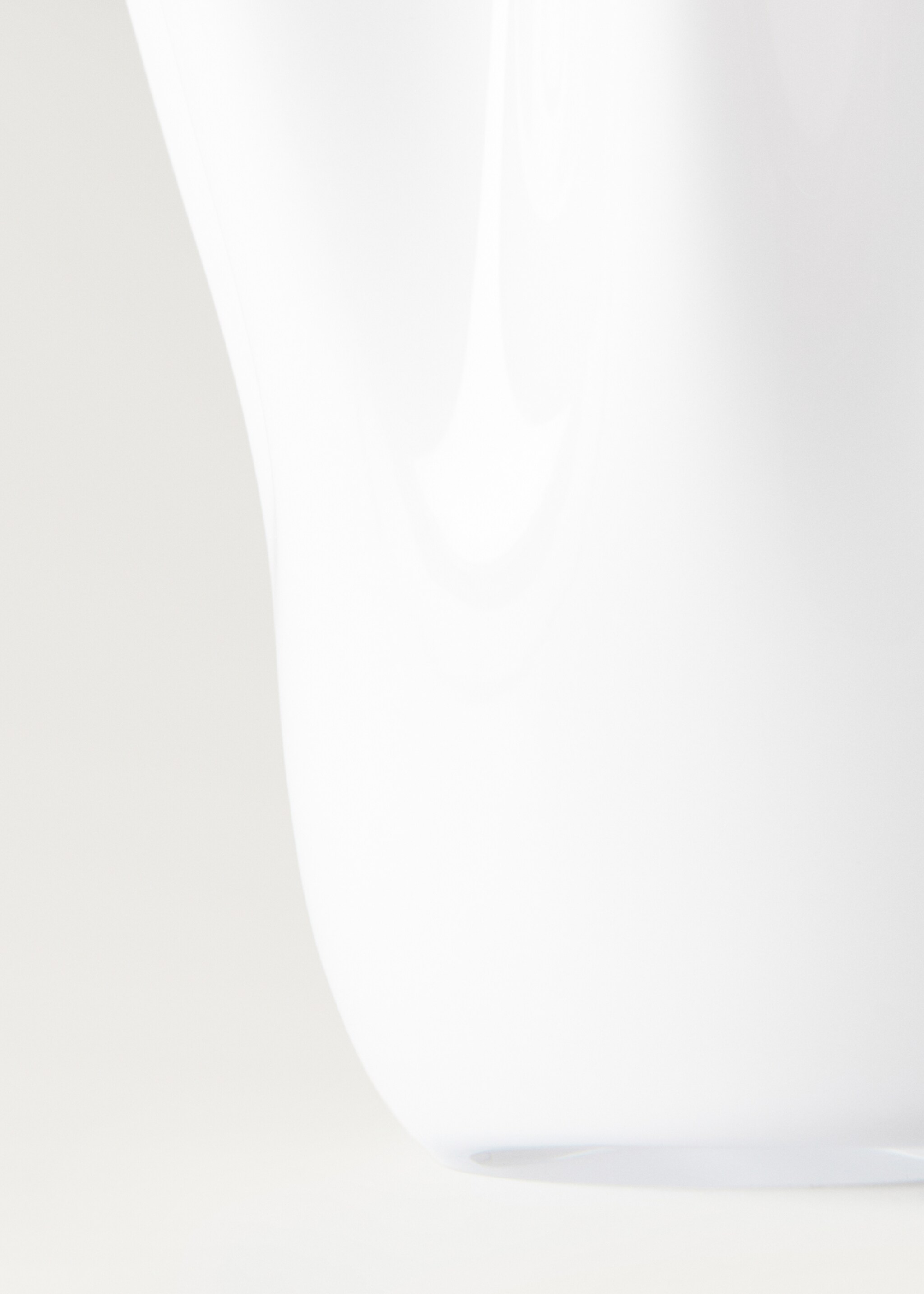 Irregular hand-blown glass vase - Details of the article 2