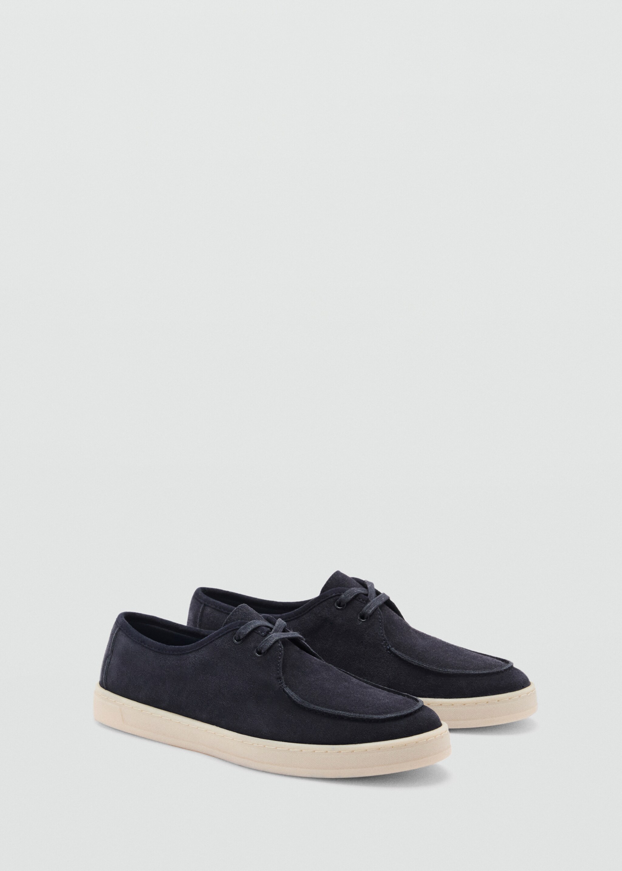 Chaussures bateau cuir suède - Plan moyen