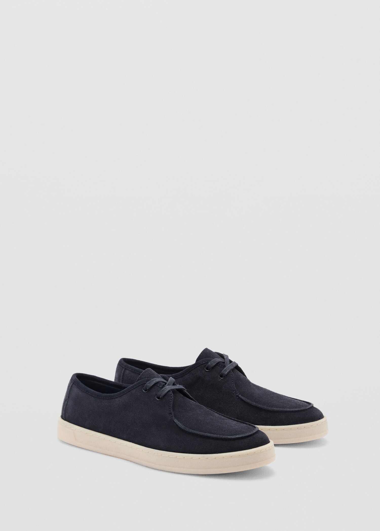 Chaussures bateau cuir suède - Plan moyen