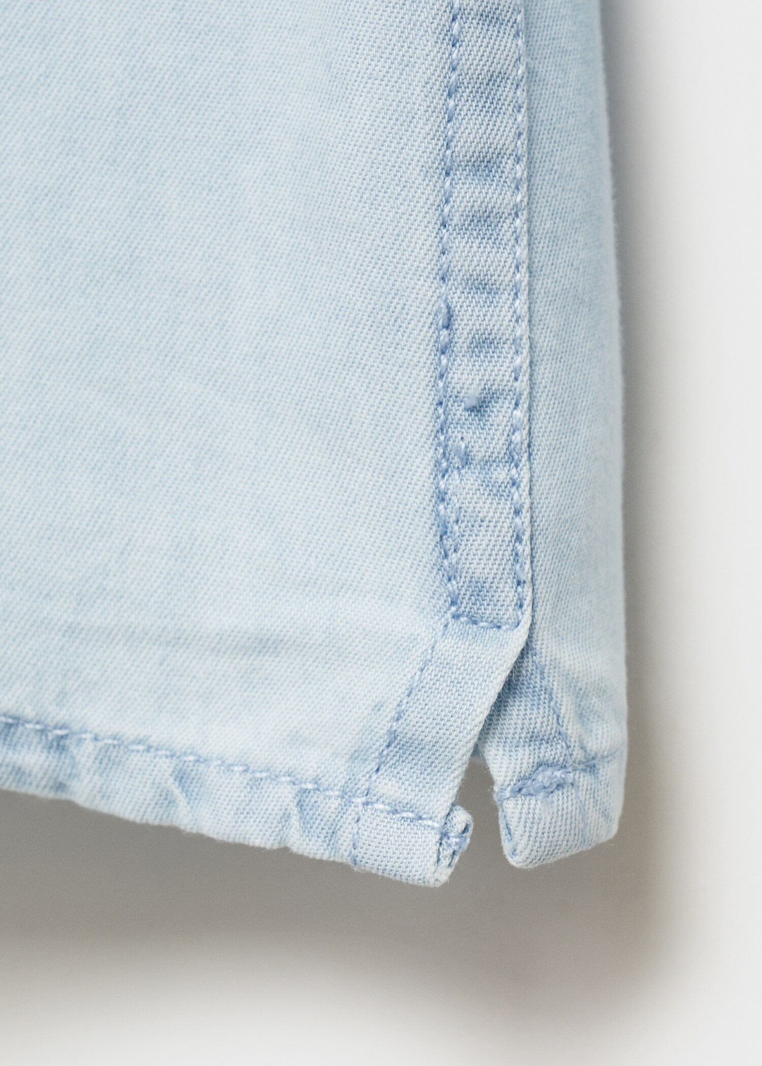 Pocket denim shirt - Details of the article 0