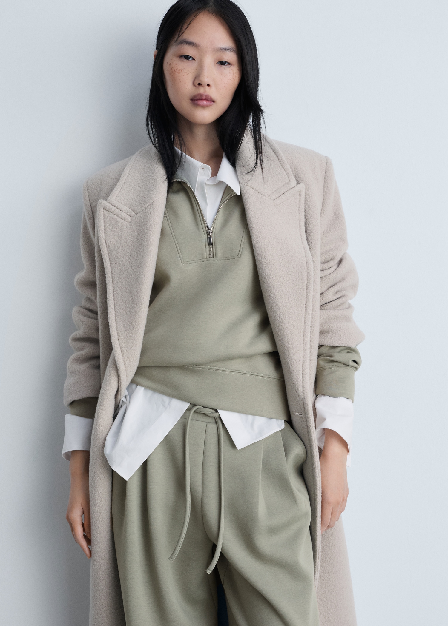Wideleg-Jogger-Pants mit Abnähern - Detail des Artikels 6