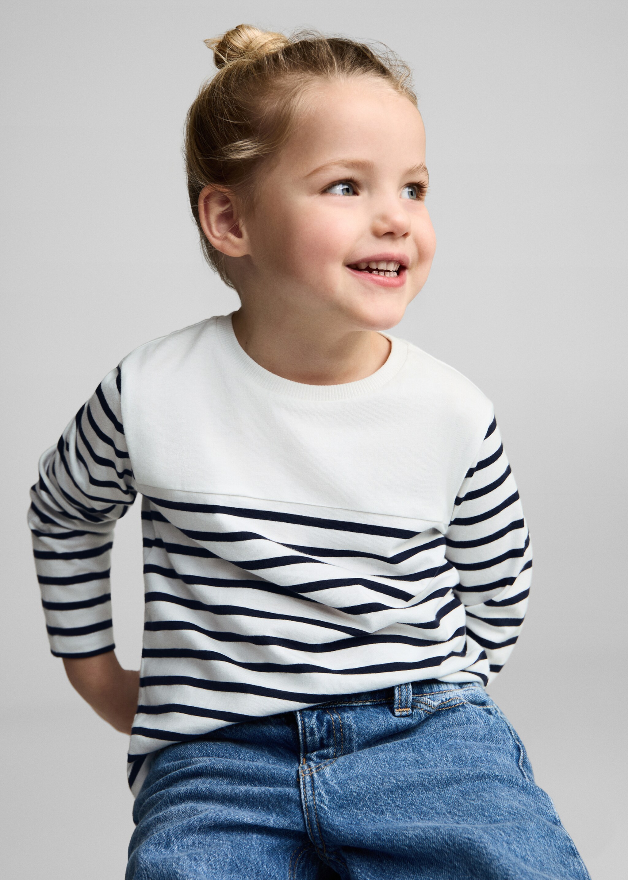 Langärmliges T-Shirt mit Streifen - Detail des Artikels 1