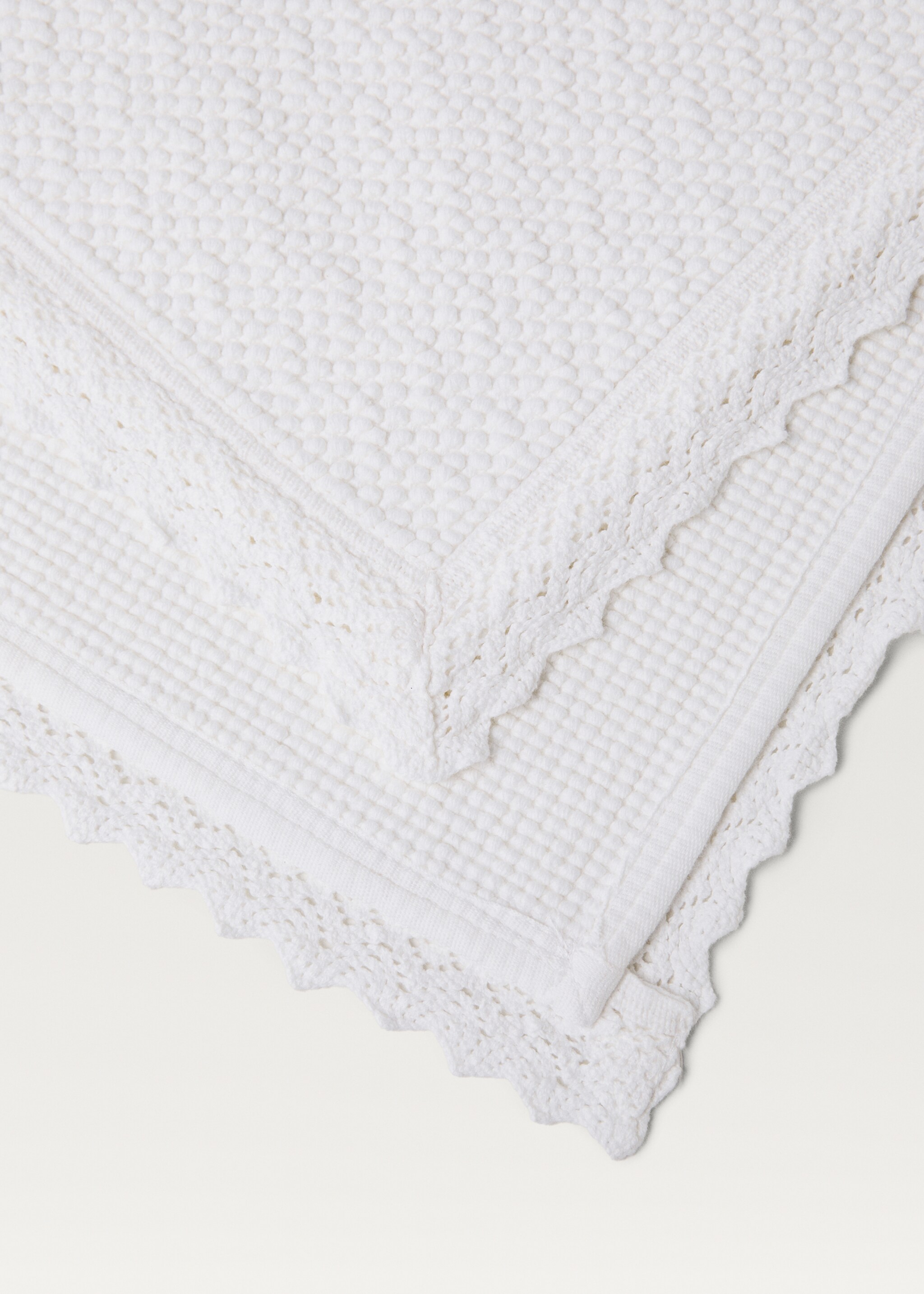 Lace bathroom rug - Details of the article 2
