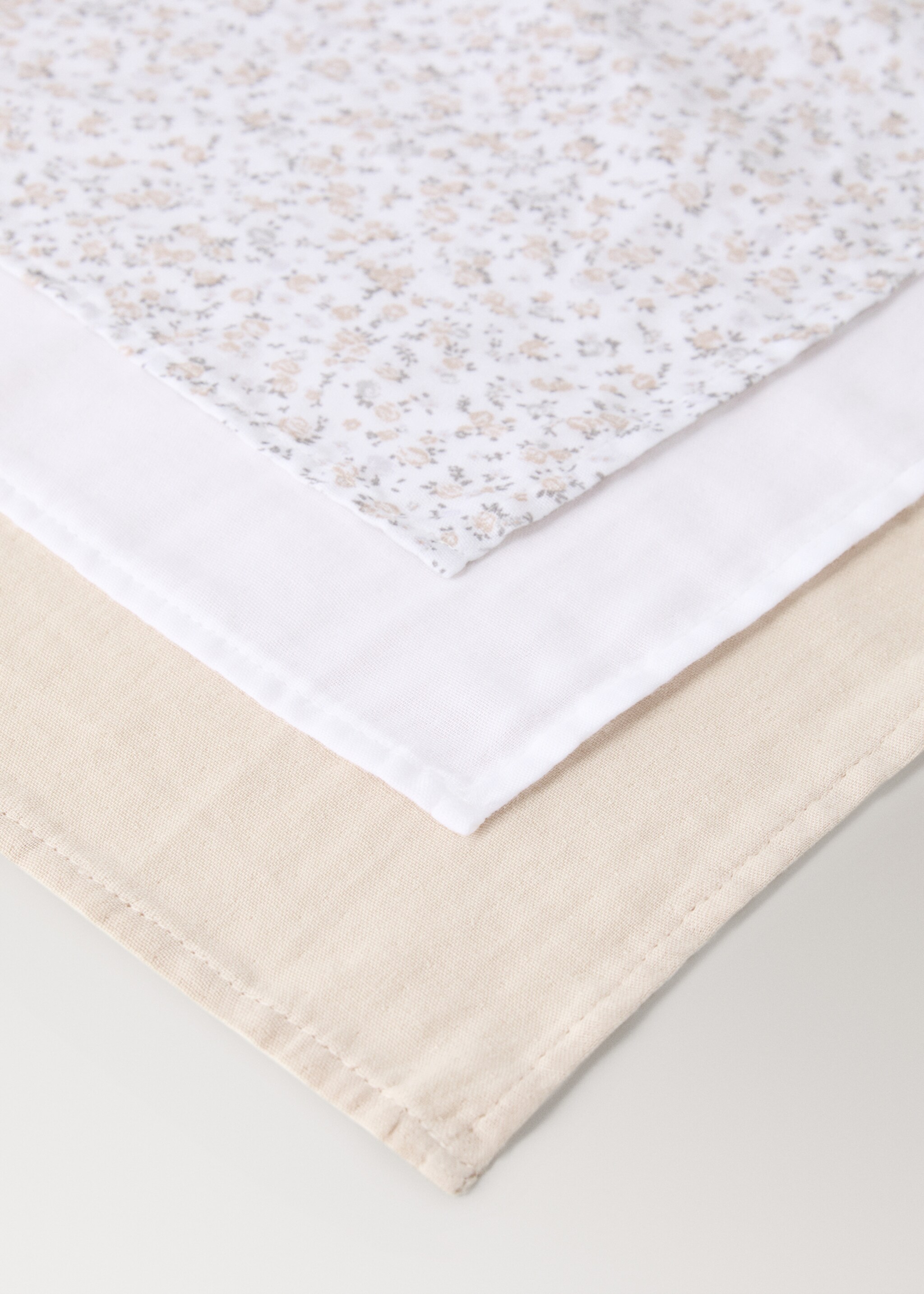 Set of children's cotton muslin with mini-flower print - Details of the article 2