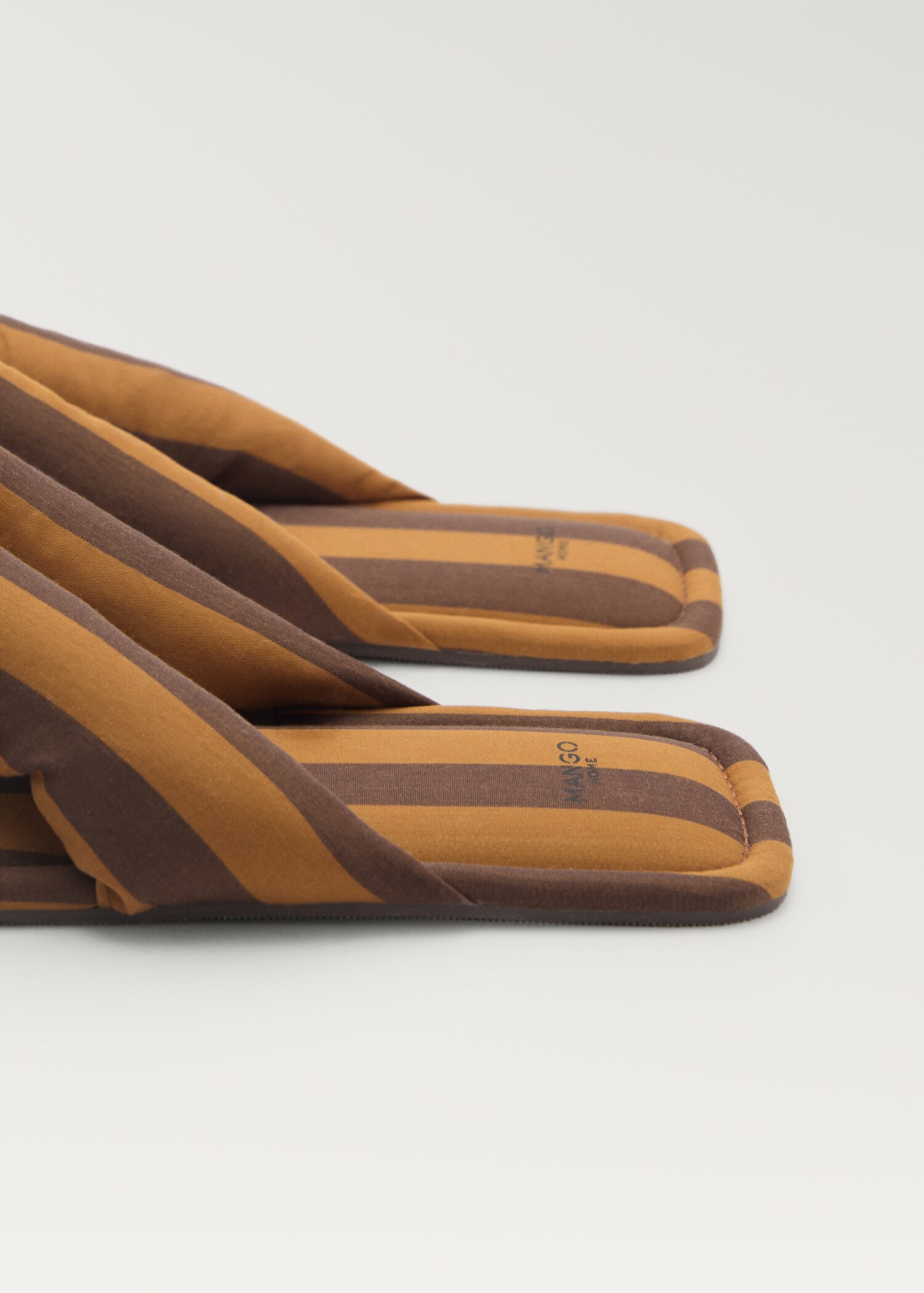 Open-knit striped sneakers - Details of the article 2