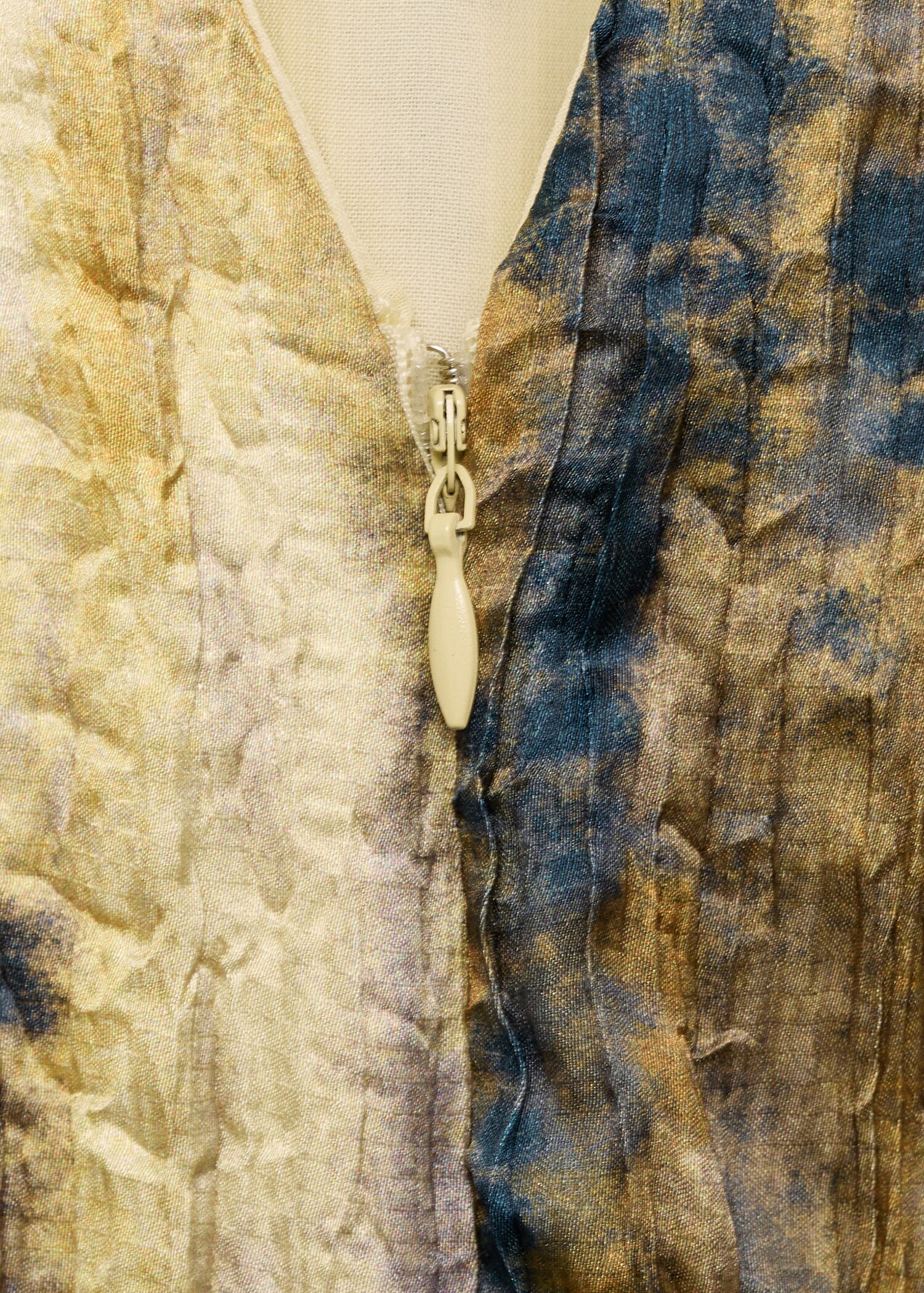 Langer Satin-Jumpsuit mit Struktur - Detail des Artikels 0