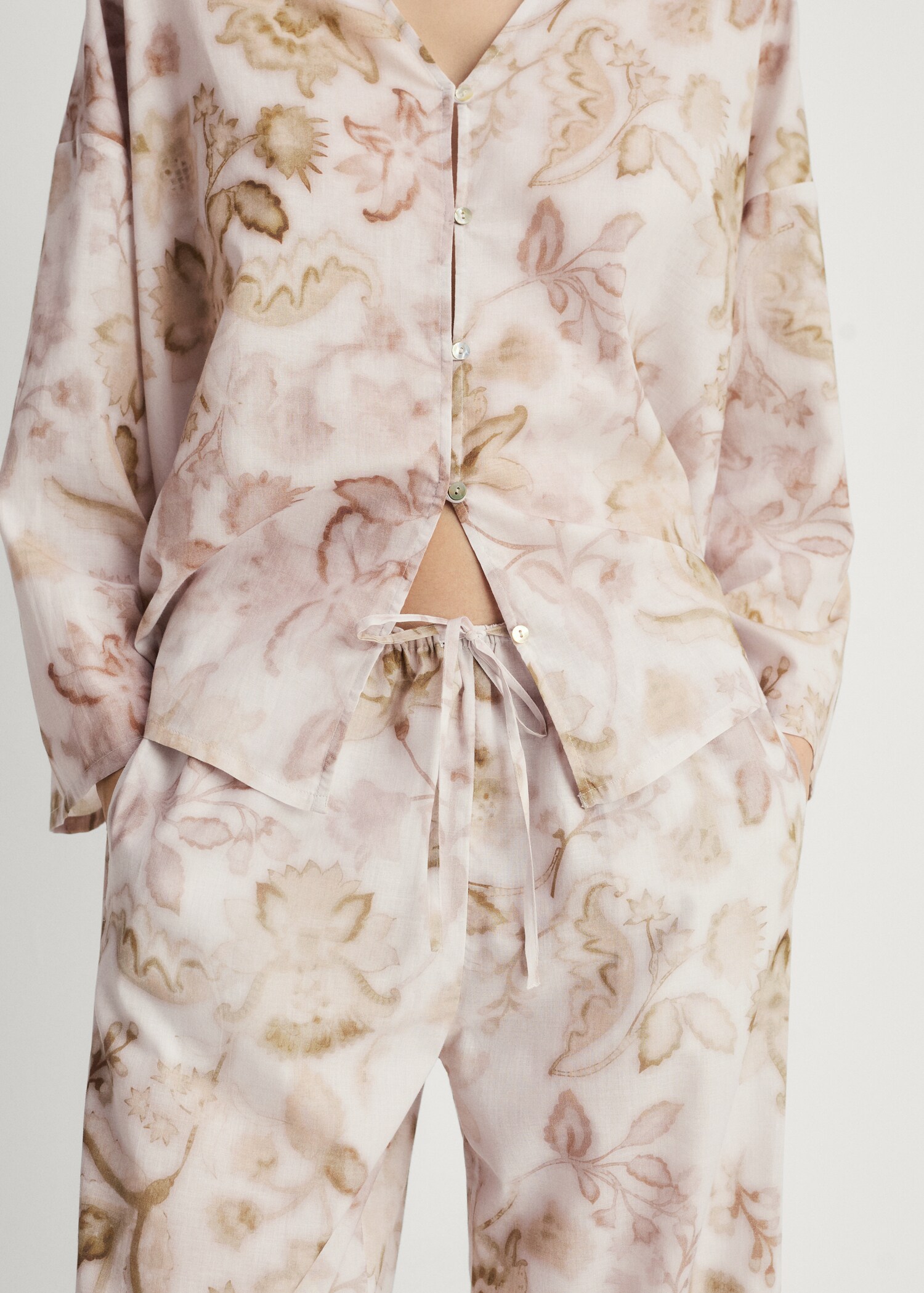 Pyjama trousers with floral detail - Details of the article 6