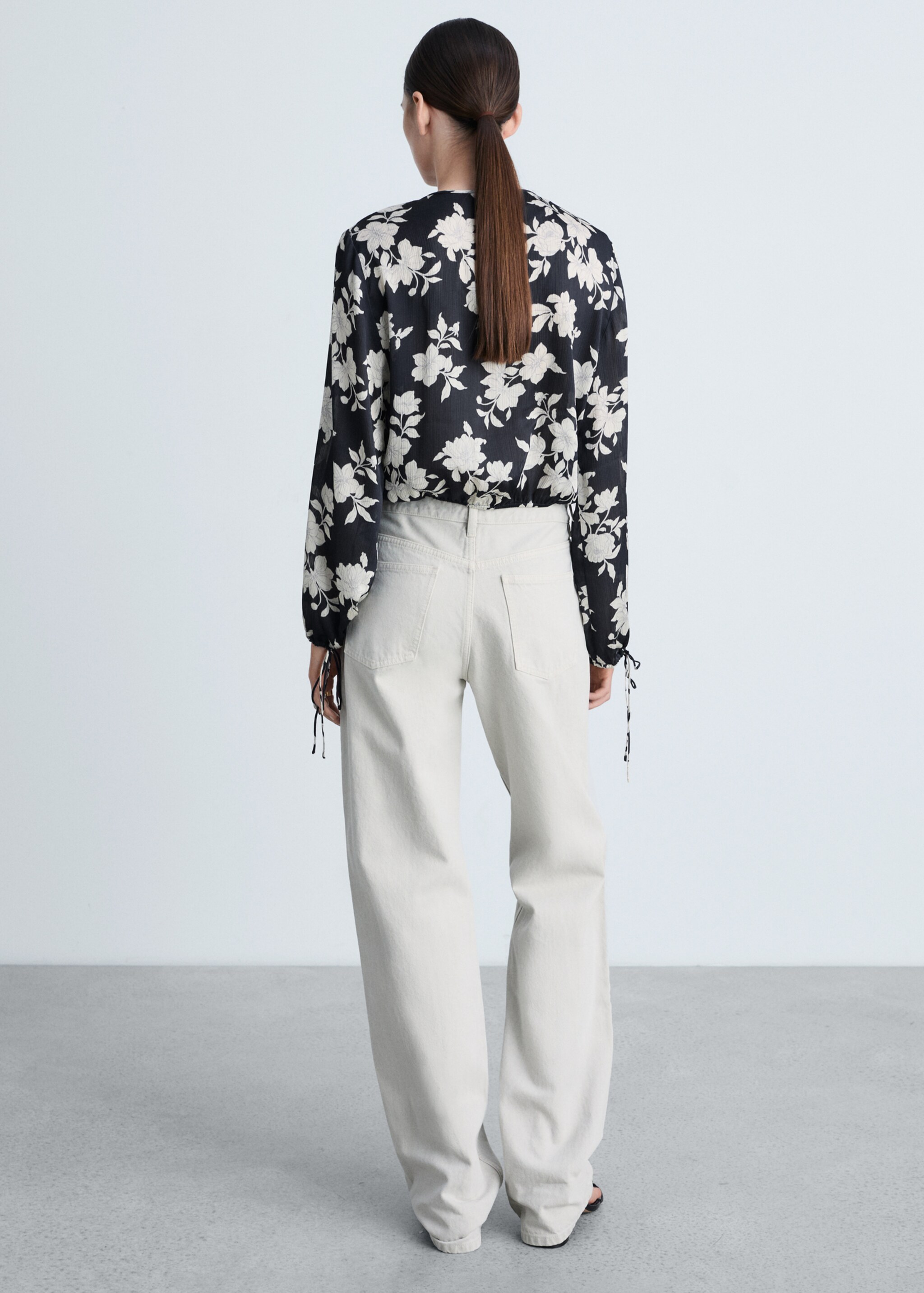 Blusa estampado floral - Reverso del artículo