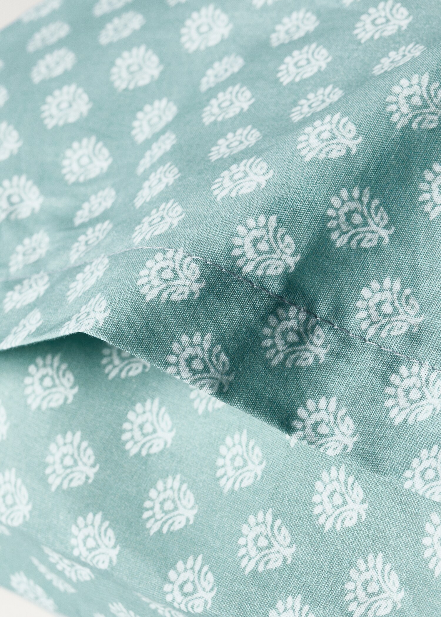 Kussensloop van perkalkatoen met kleine bloem voor kinderbed 50x75 cm - Detail van het artikel 1