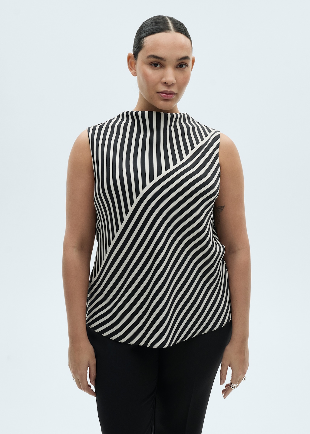 売れ筋商品|||ニューヨークコレクション カットソー トップス レディース Women's Sleeveless Pintucked Blouse Neutral Acutelines Sleeveless Pintuck Blouse In Plus Size - Endless Sea Solids