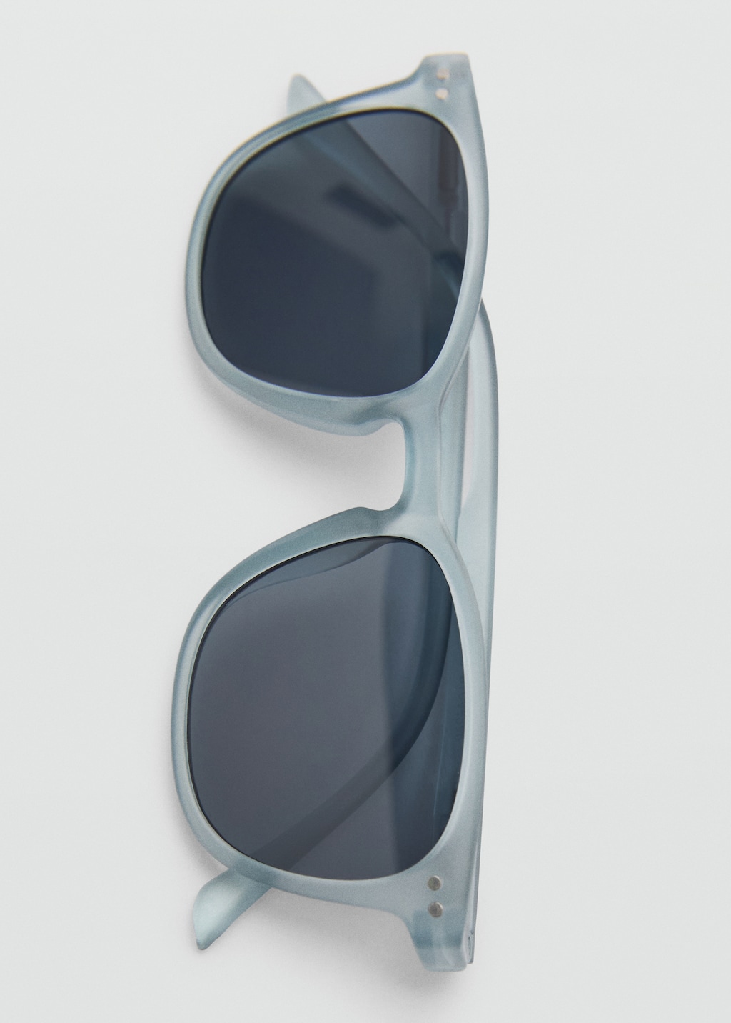 Resin frame sunglasses
