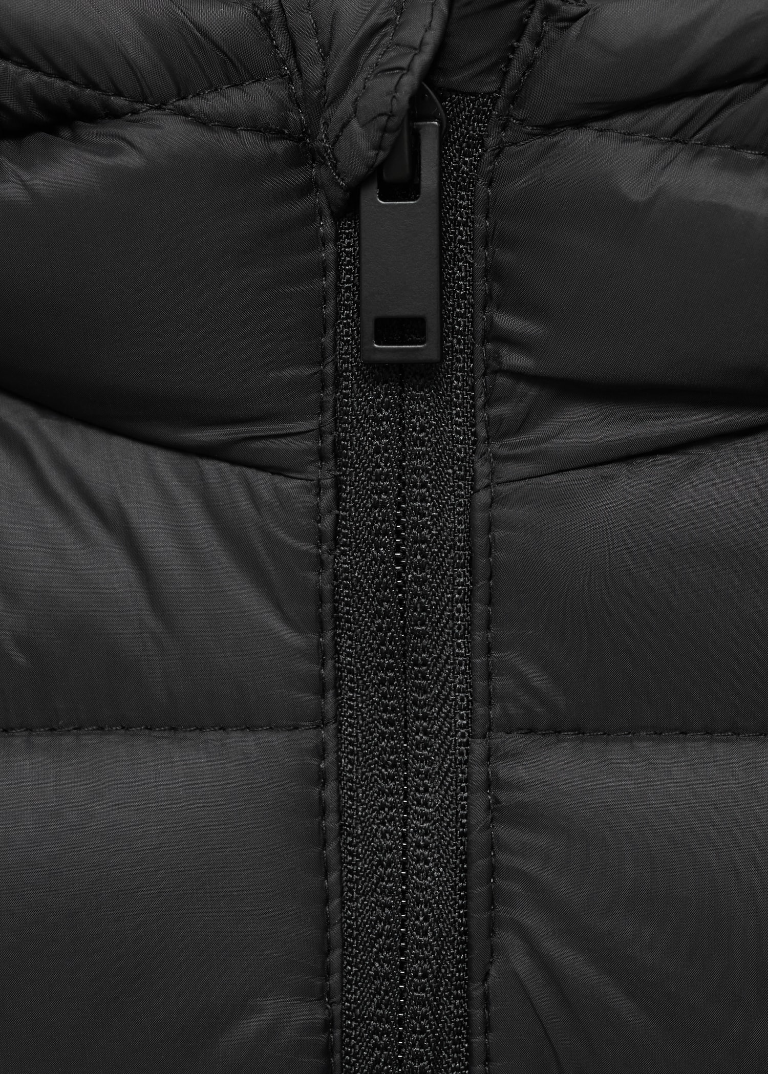 Quilted gilet with hood - Details of the article 8