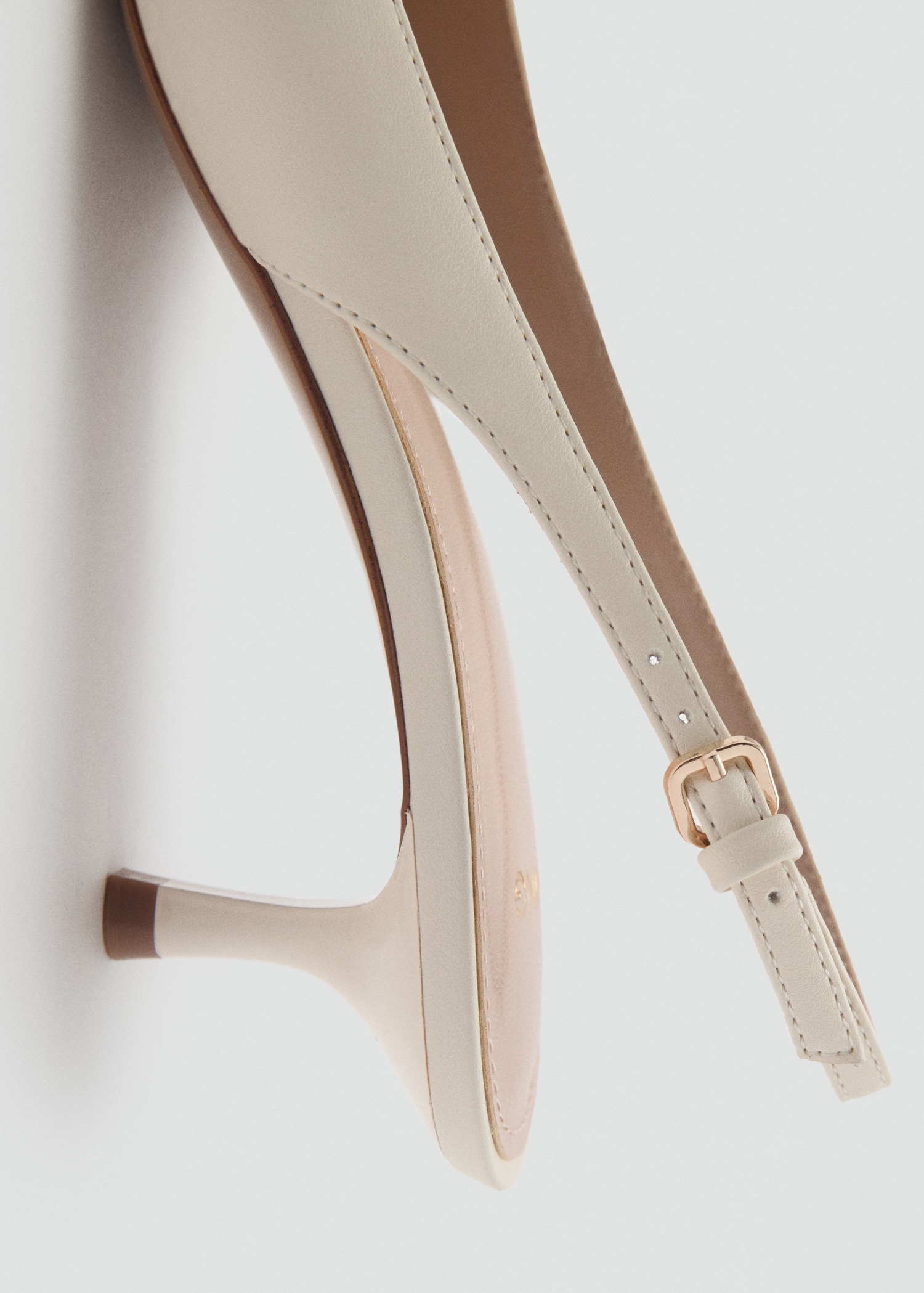 Pointed kitten-heel shoes - Details of the article 1