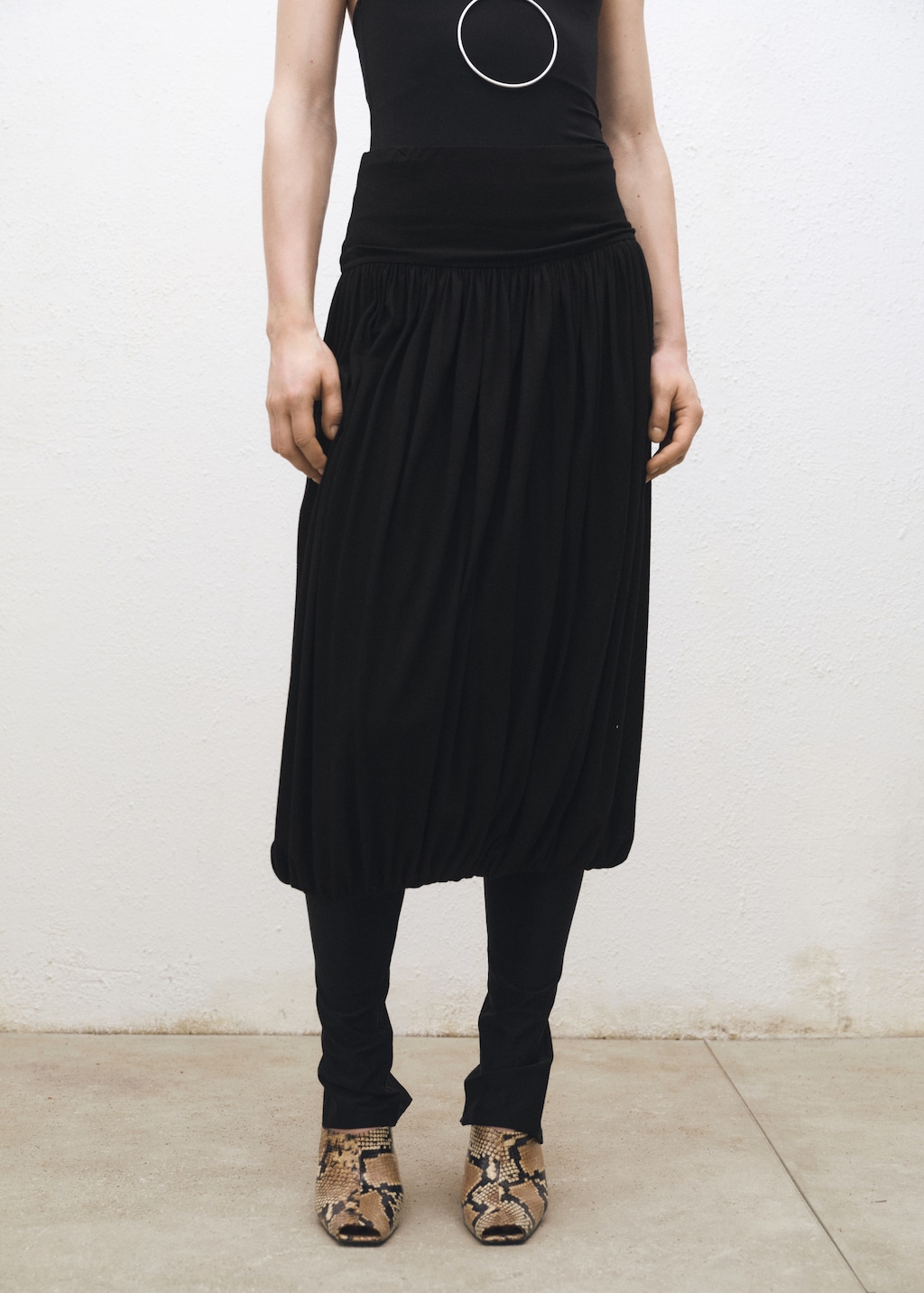 Falda midi efecto globo