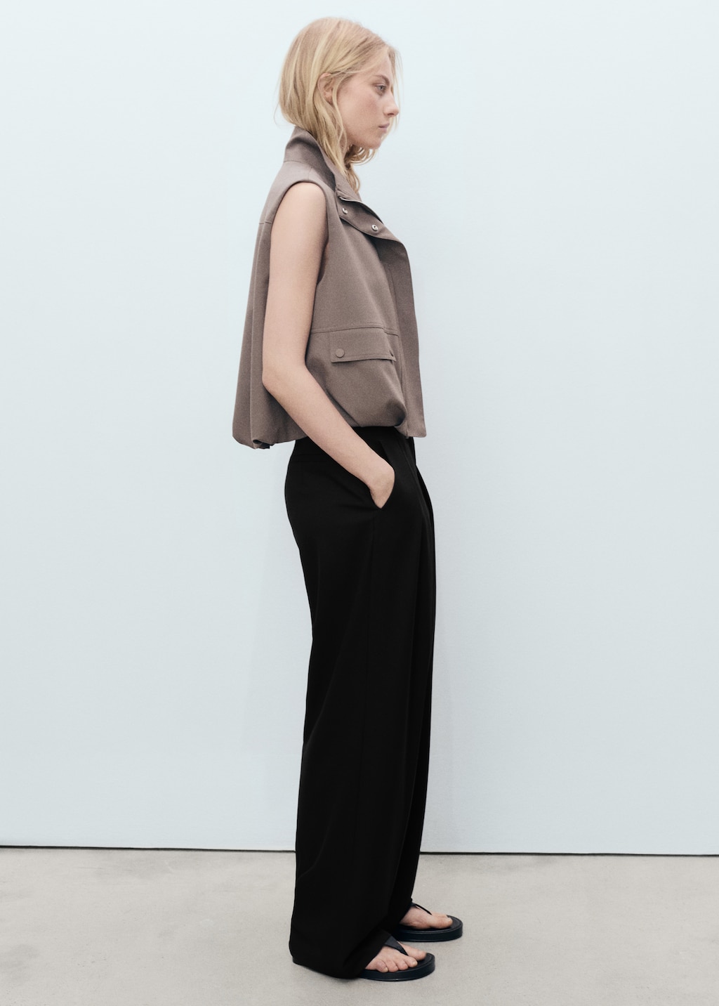 Wideleg pleated trousers - Women | MANGO USA