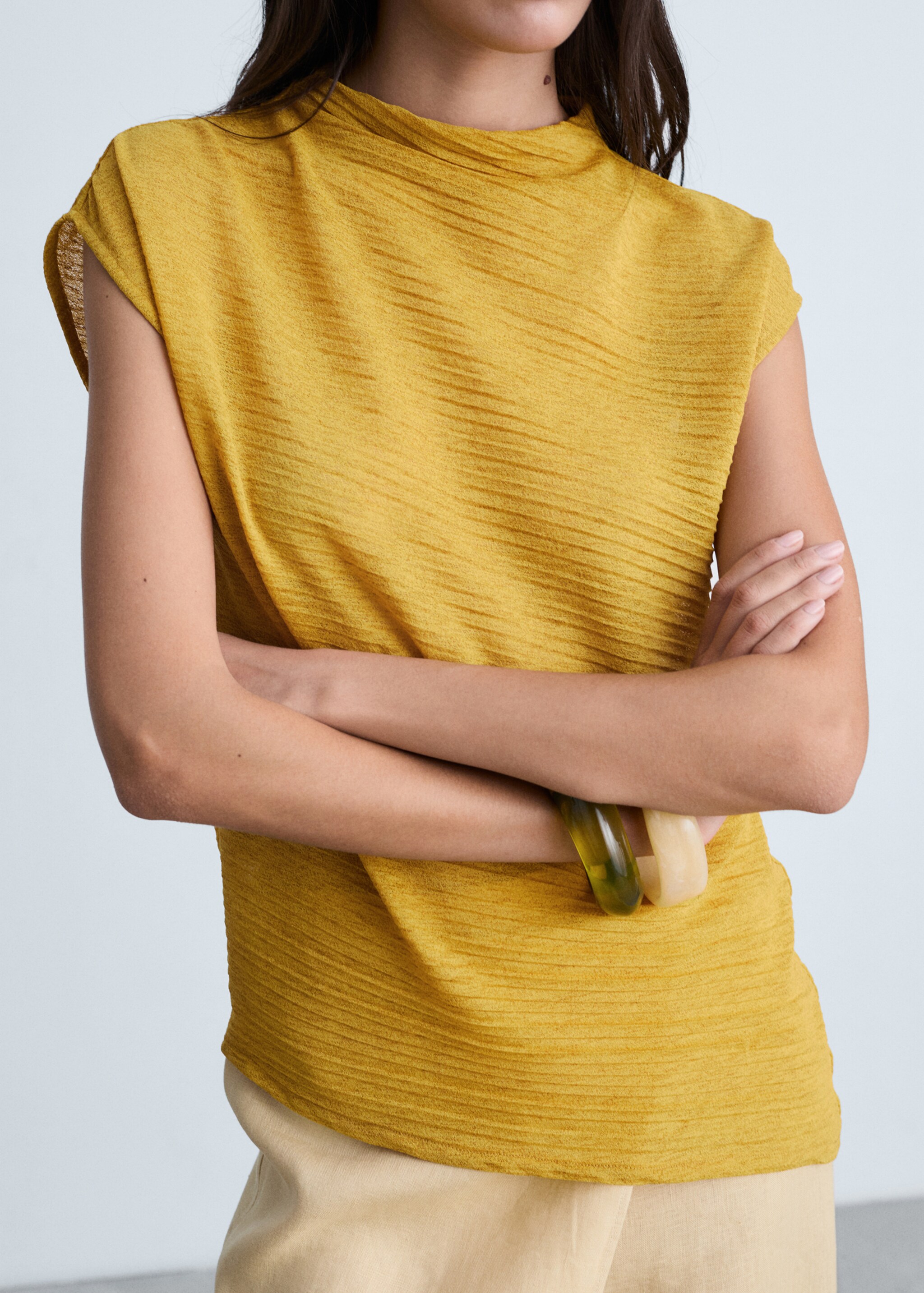 Asymmetrical textured top - Medium plane