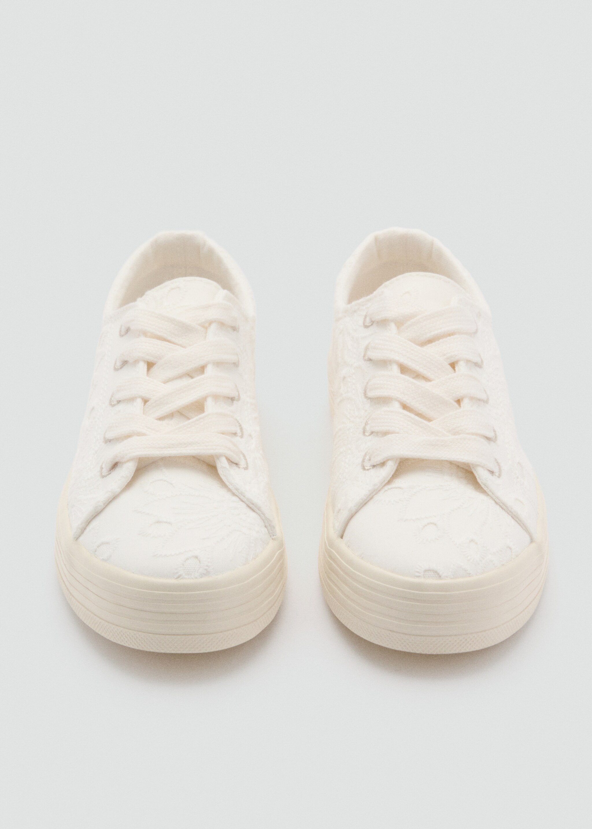 Deportivas bordadas - Detalle del artículo 1