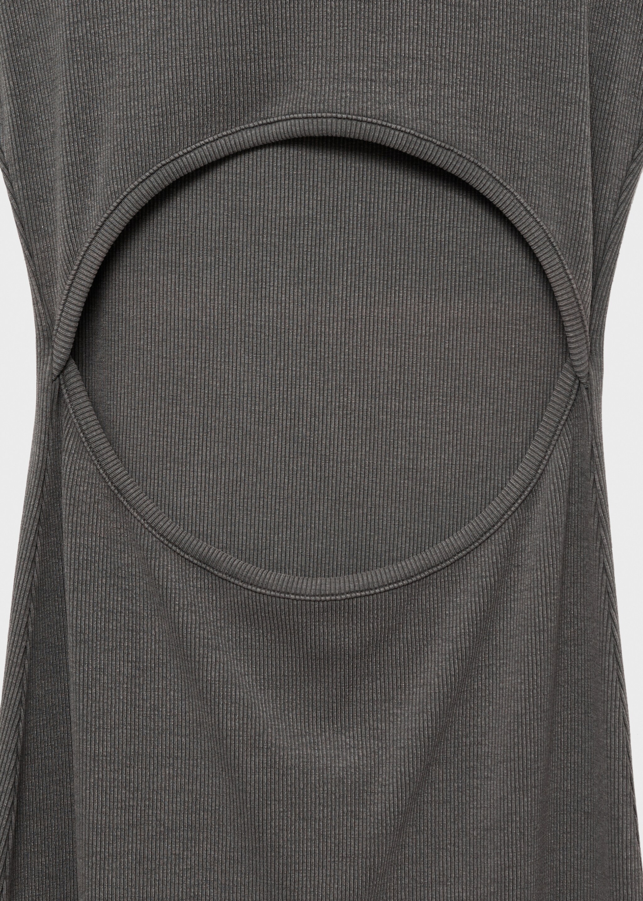Langes Kleid mit Rückenschlitz - Detail des Artikels 8