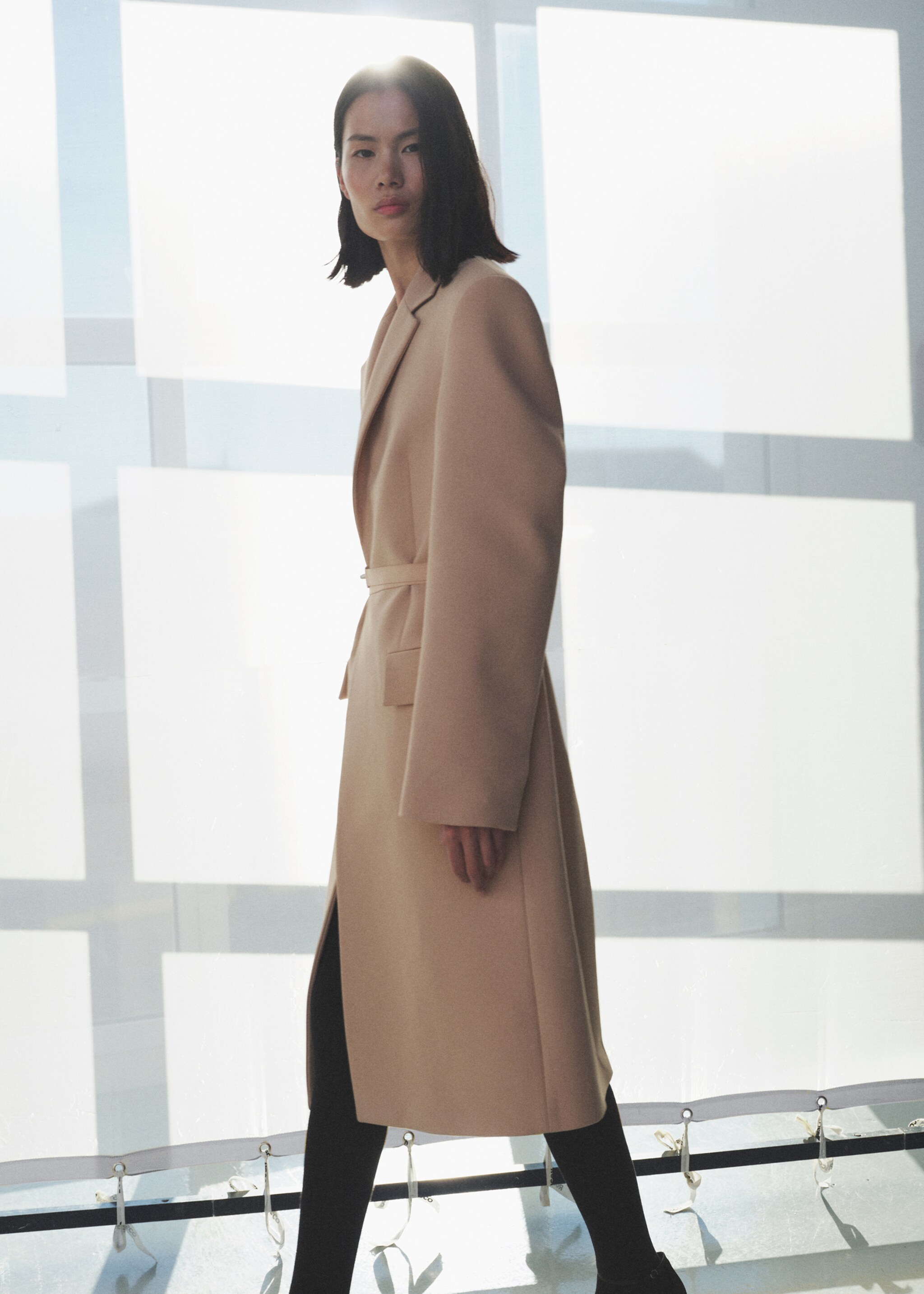 Woollen coat with belt - Details of the article 1