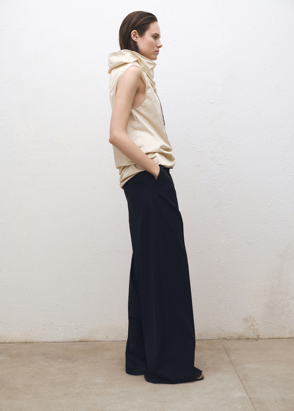 Wide leg wool-blend pleated pants
