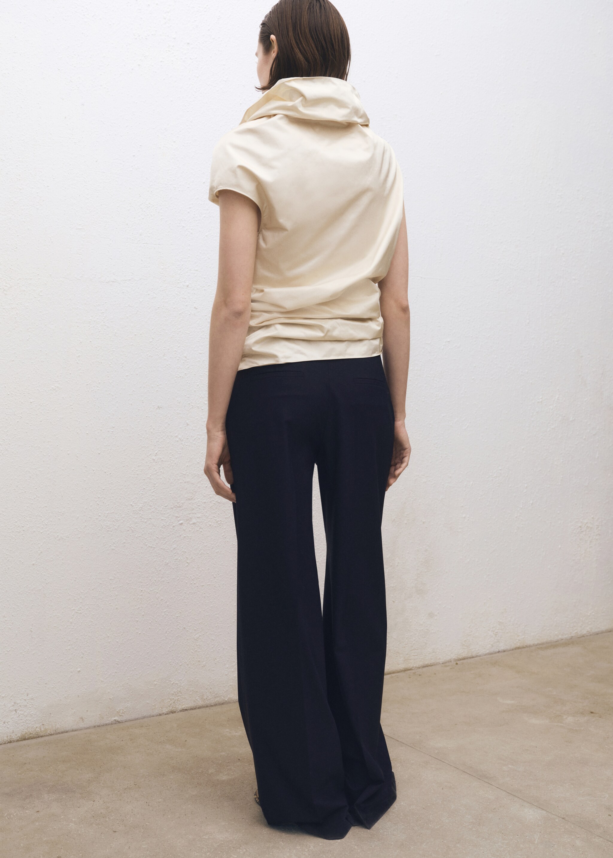 Pantalón wideleg pinzas mezcla lana - Reverso del artículo