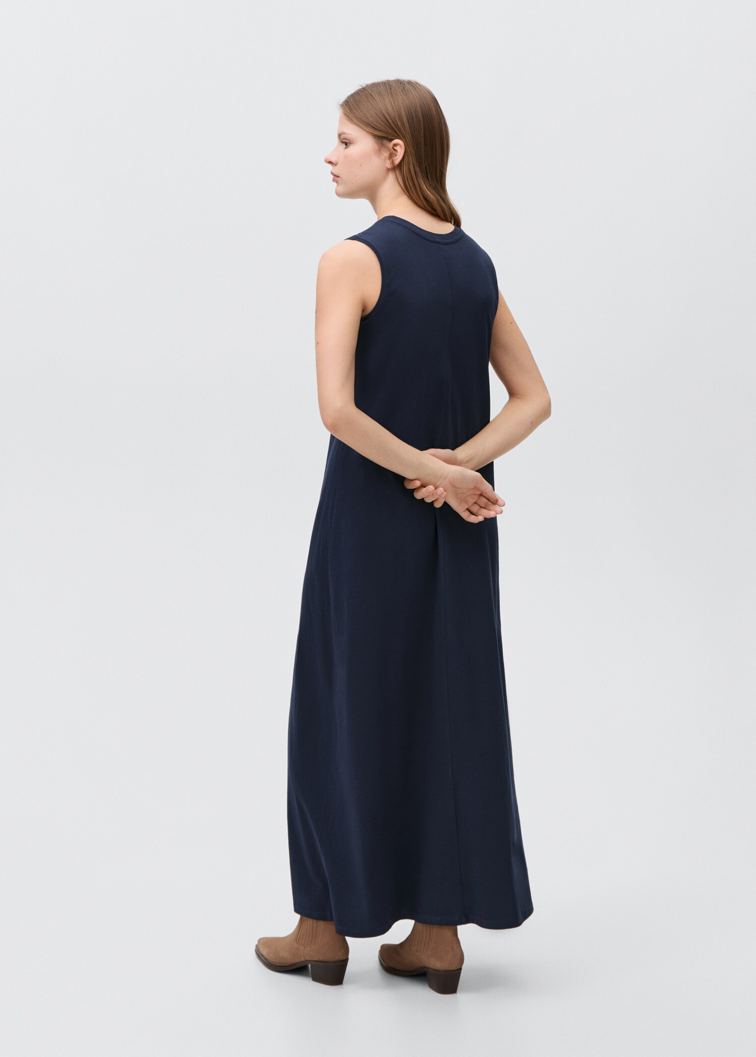 Langes Kleid ohne Ärmel - Rückseite des Artikels