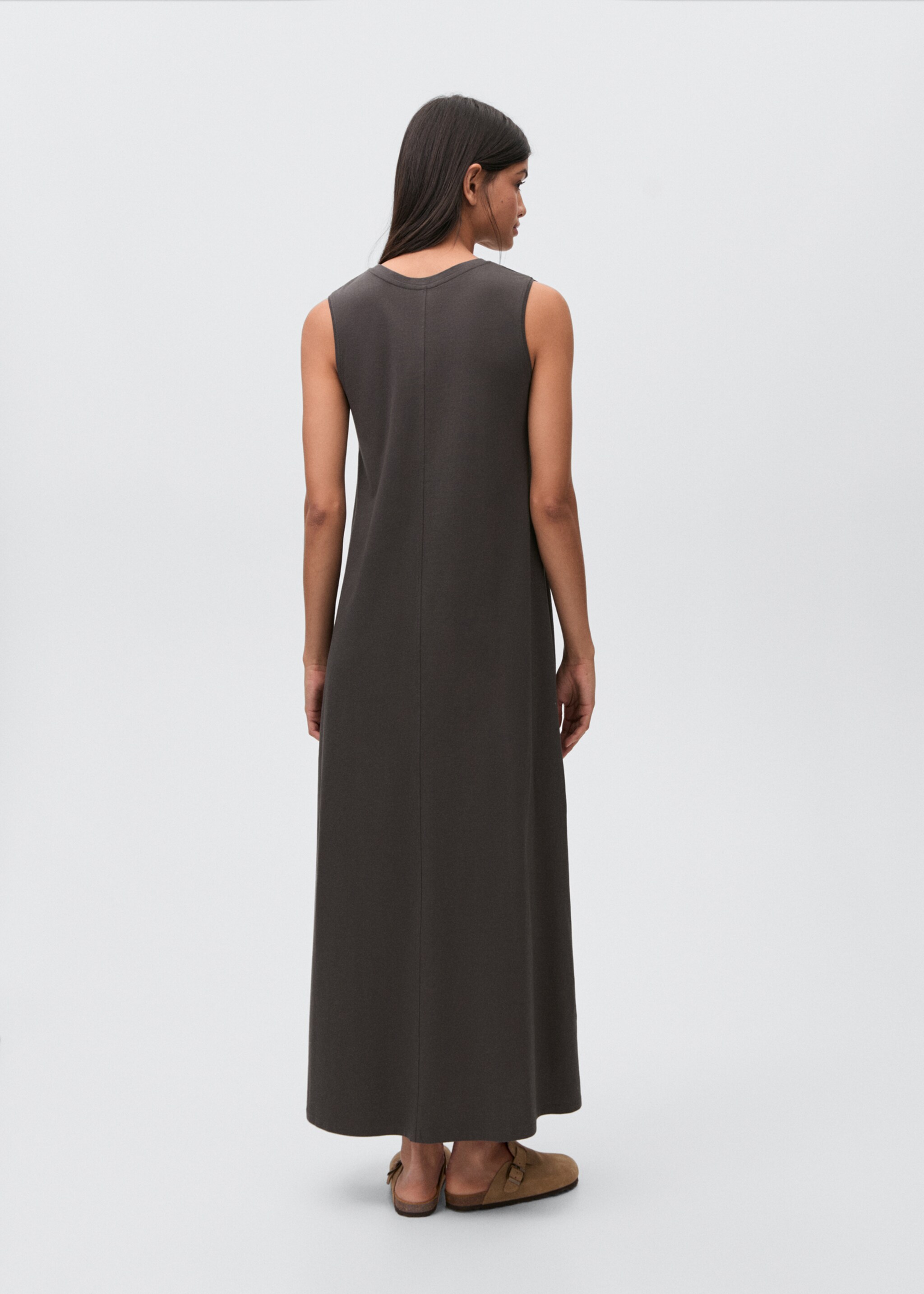Sleeveless knitted dress - Reverse of the article