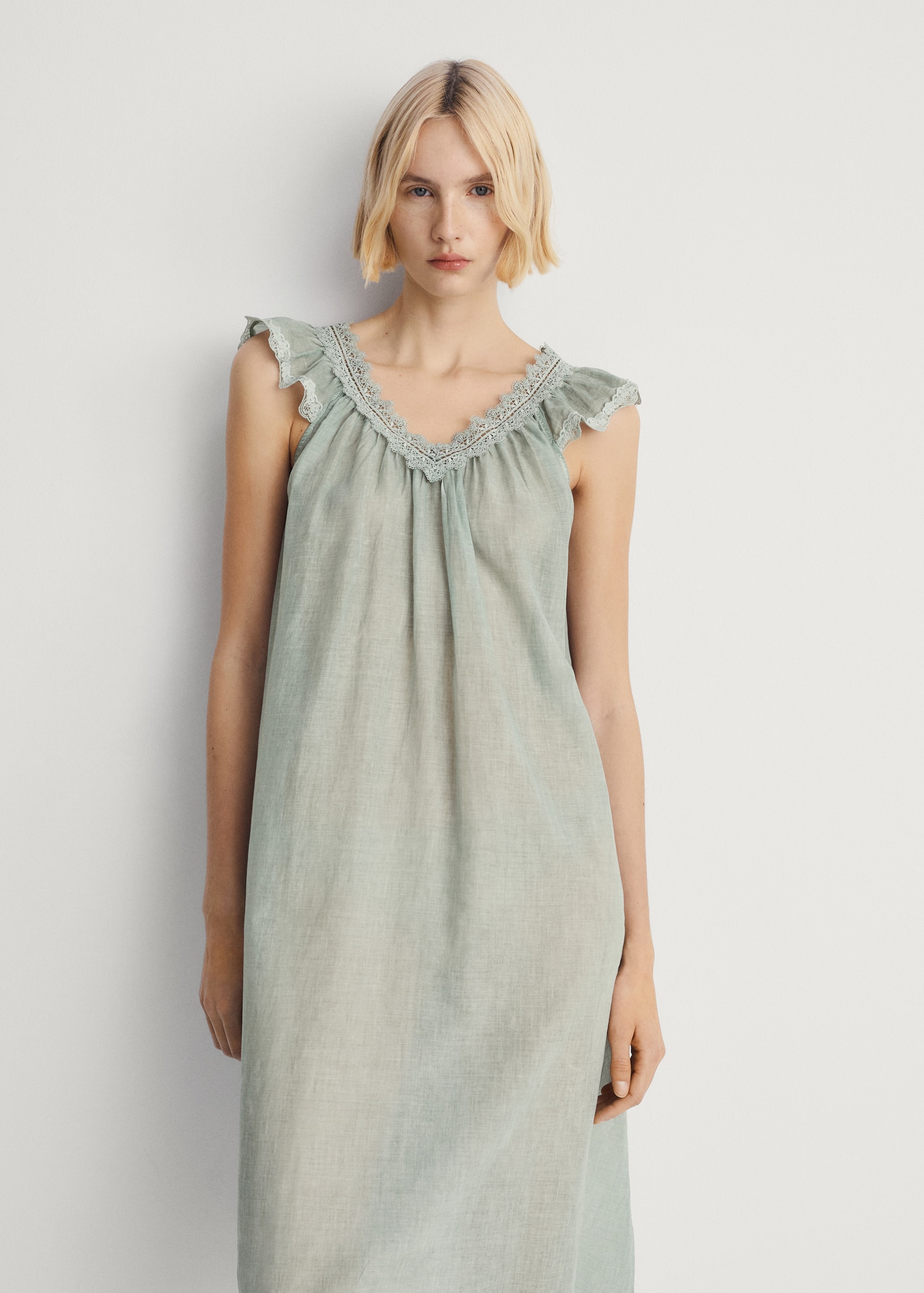 Chemise de nuit coton overdyed dentelle - Plan moyen